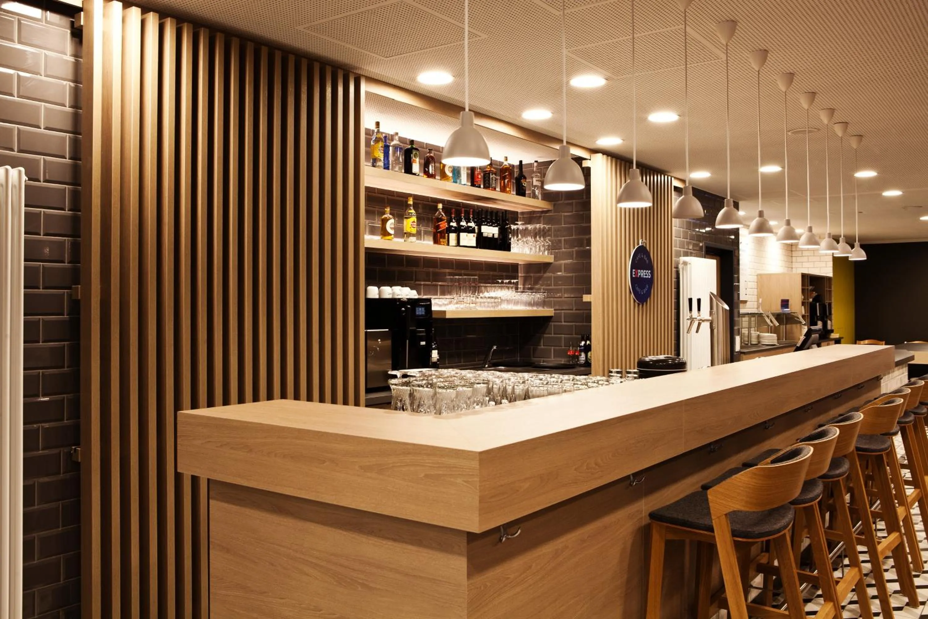 Lounge or bar in Holiday Inn Express - Mülheim - Ruhr by IHG