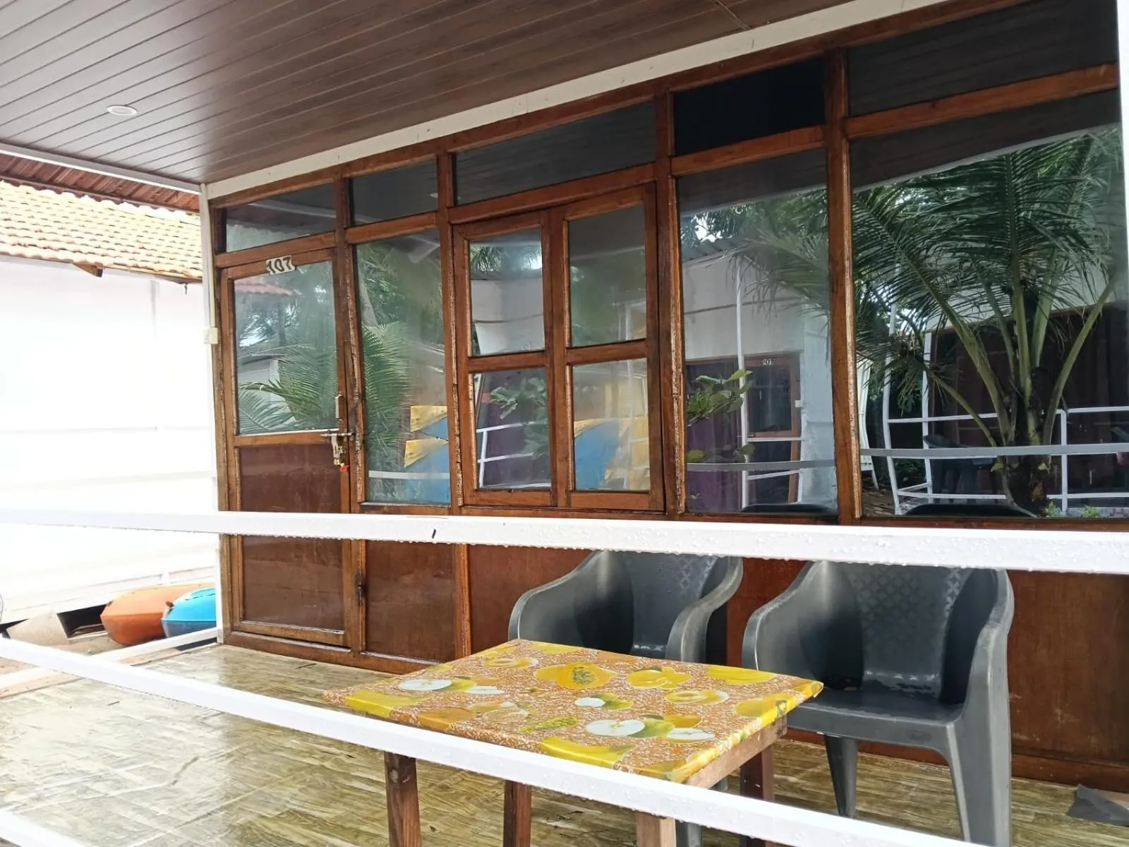 Day in Mountain Palm patnem beach