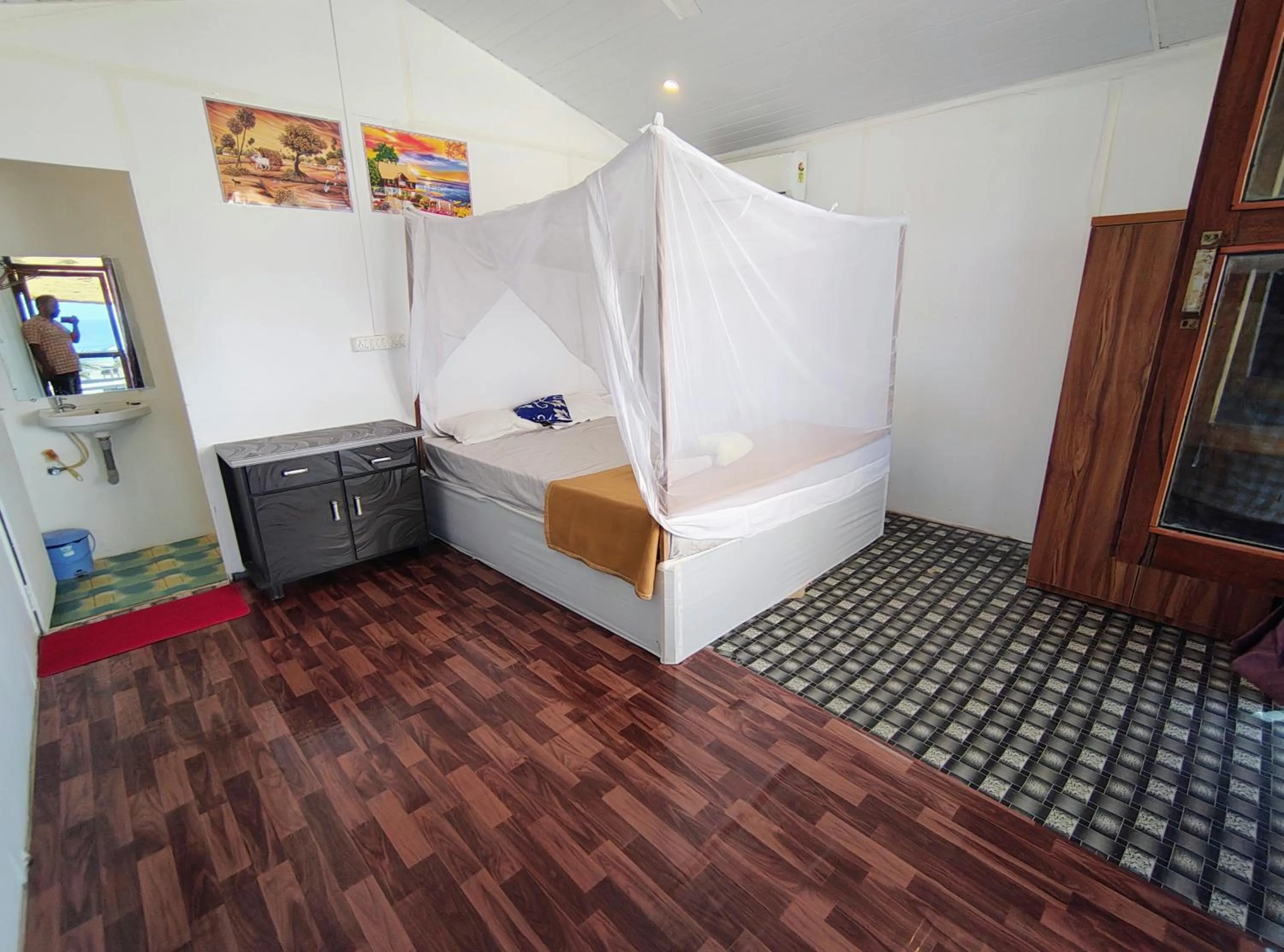 Bed in Mountain Palm patnem beach