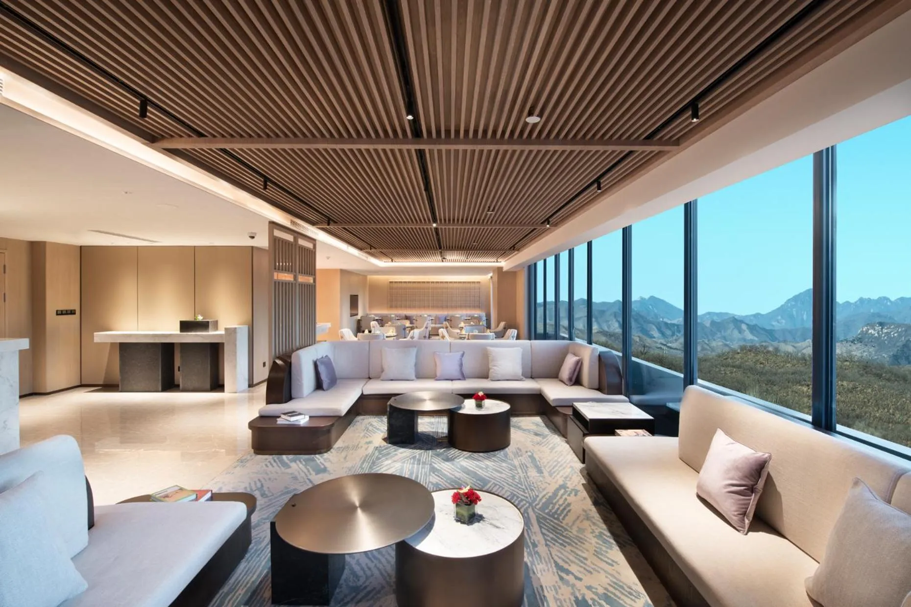 Restaurant/places to eat in Crowne Plaza Zunhua Hot Spring Town by IHG