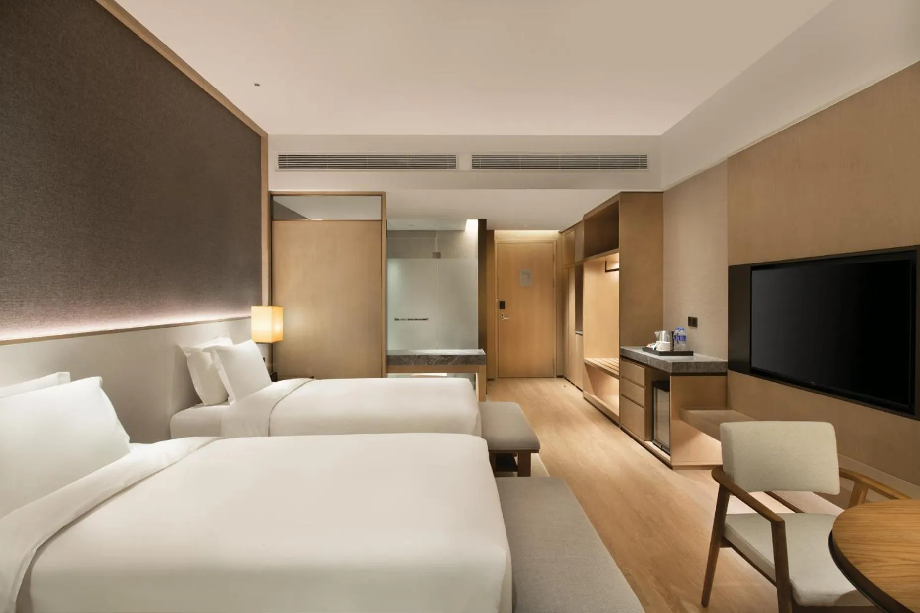 Photo of the whole room, Bed in Crowne Plaza Zunhua Hot Spring Town by IHG