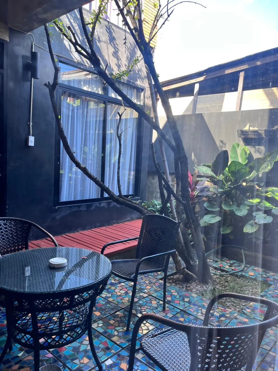 Property building in Villa Thapae