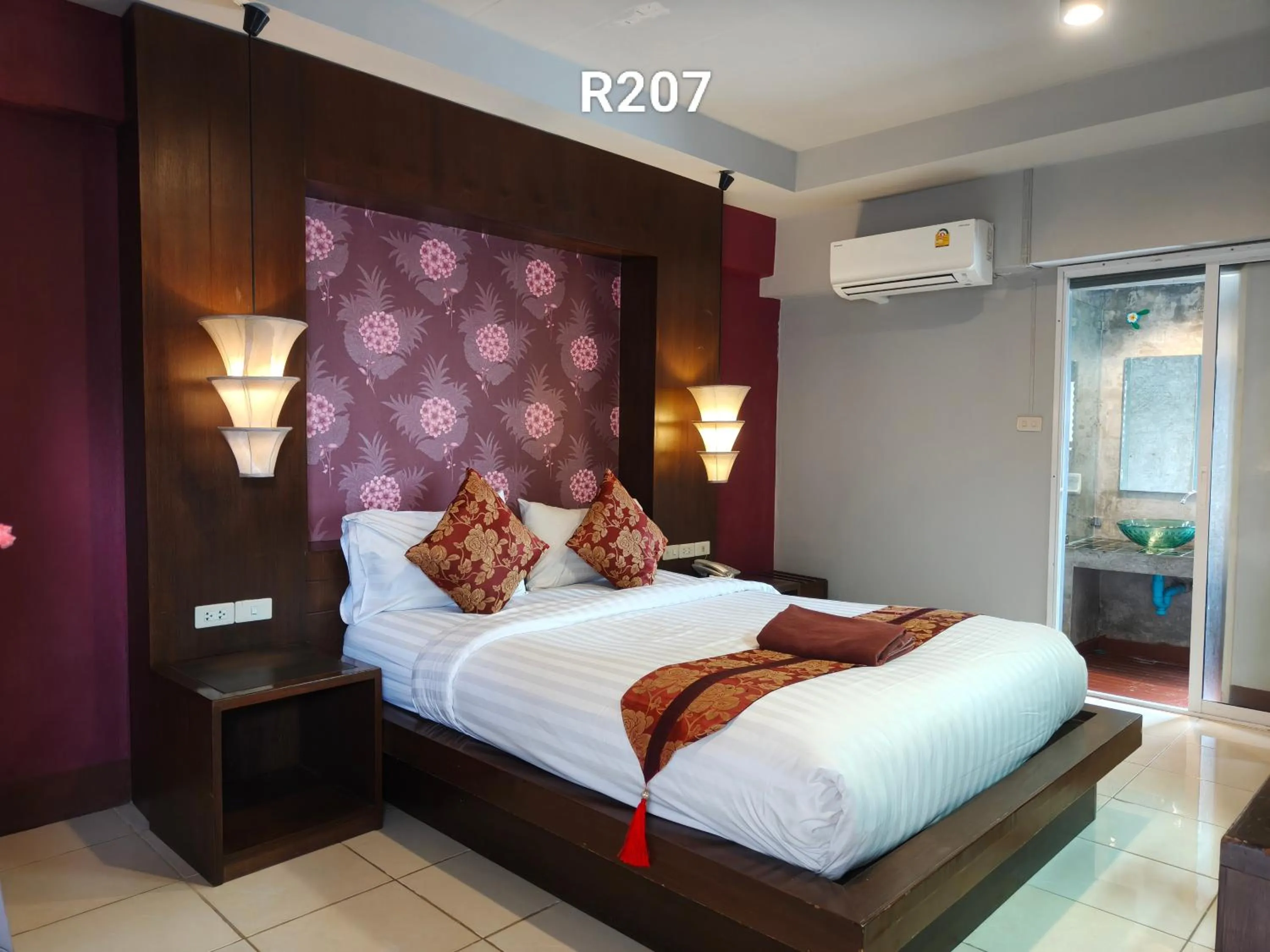 Bed in Chanaplace Lanna