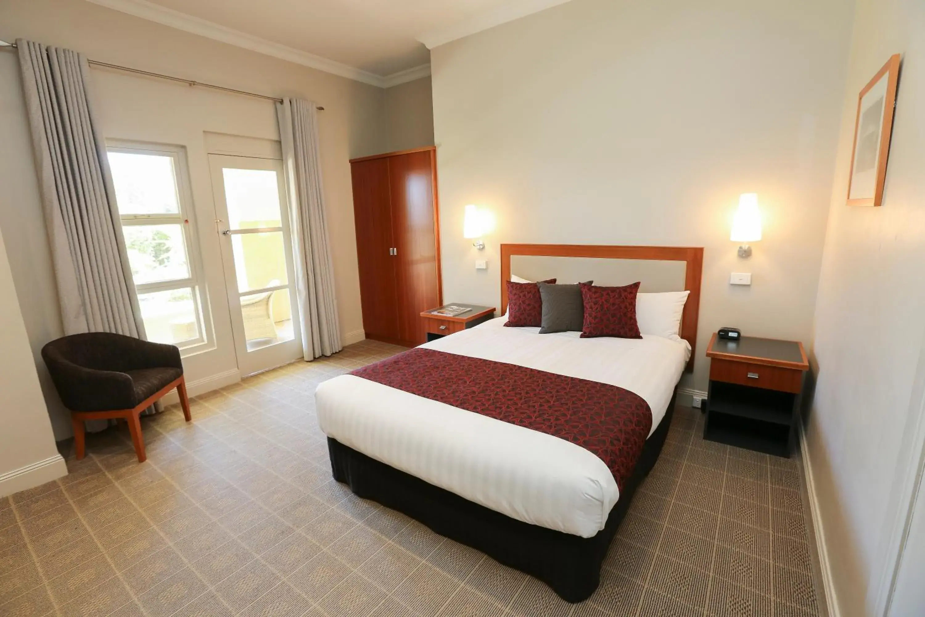 Superior Queen Room with View in Quality Hotel Mildura Grand Superior Queen Room with View in Quality Hotel Mildura Grand