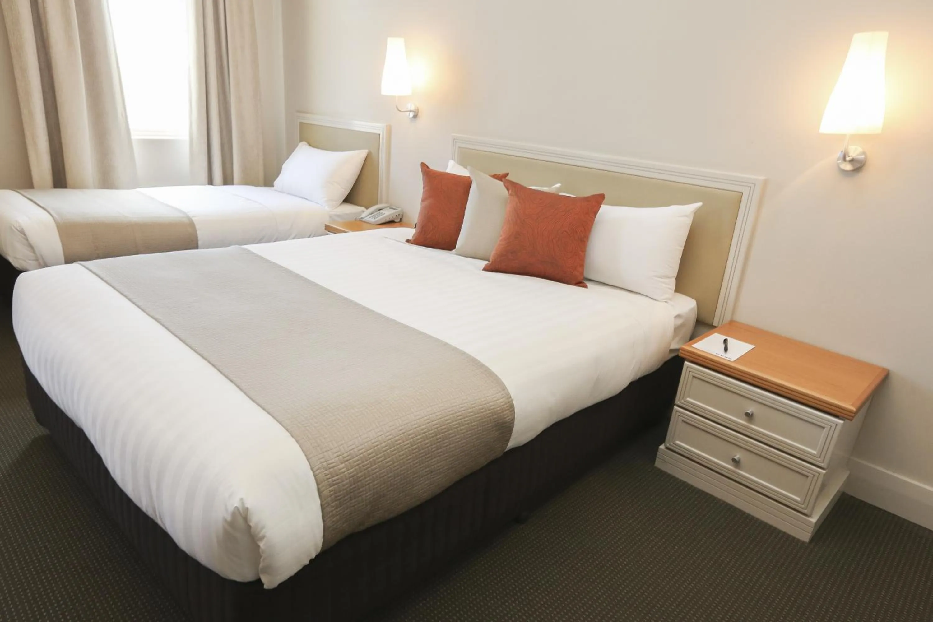Bedroom, Bed in Quality Hotel Mildura Grand