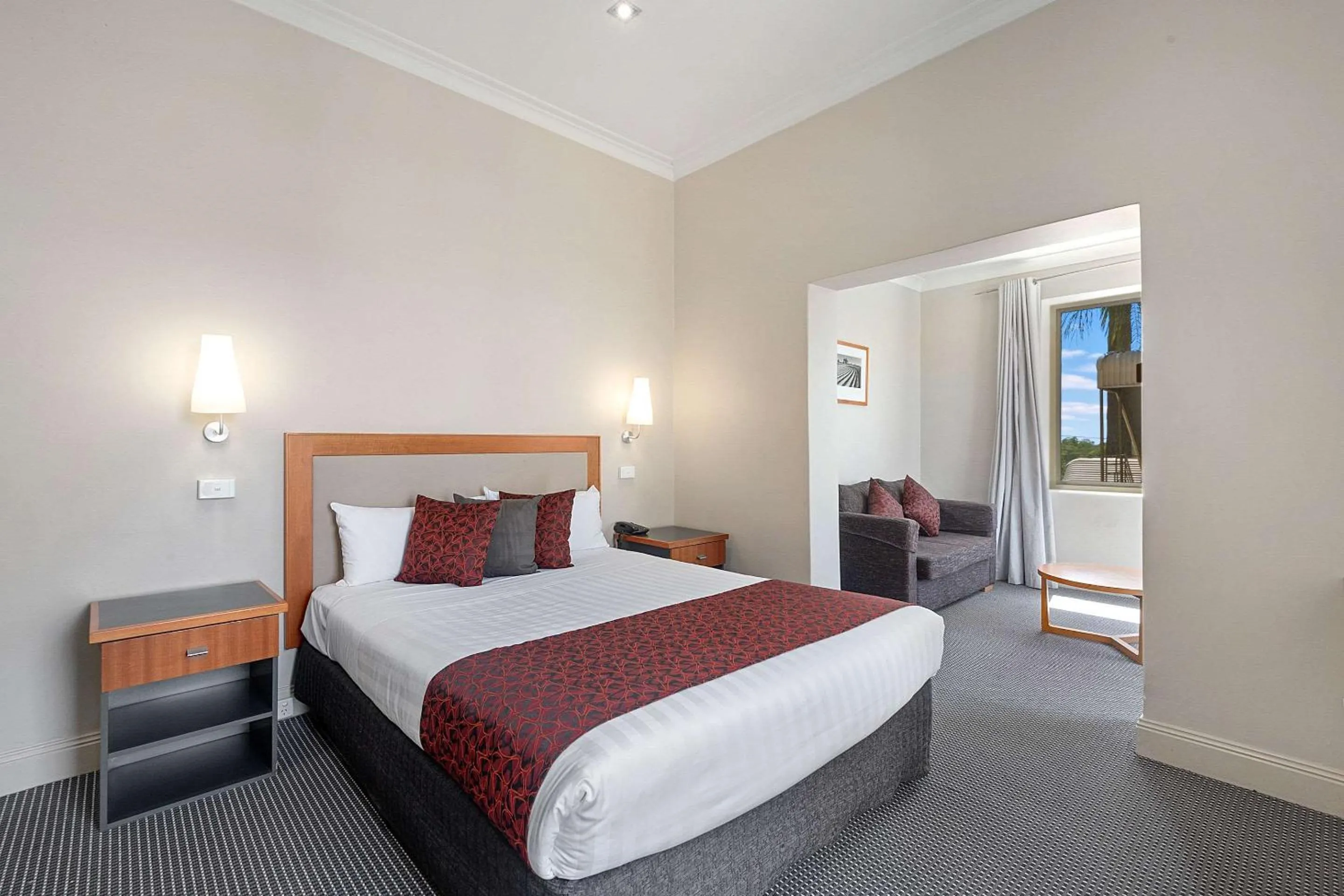 Bedroom, Bed in Quality Hotel Mildura Grand