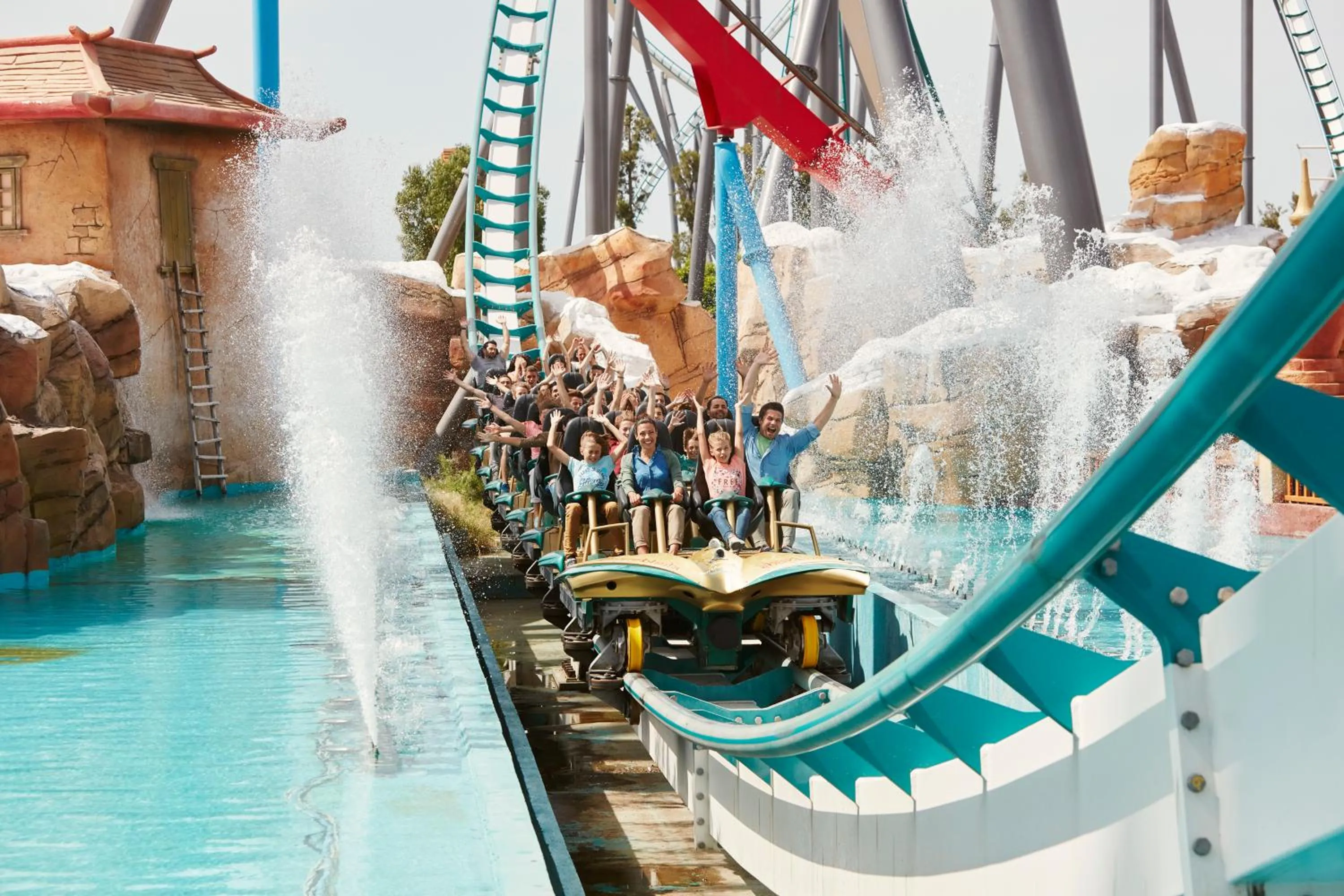 Activities in PortAventura Hotel Colorado Creek - Includes unlimited access to PortAventura Park & 1 access to Ferrari Land