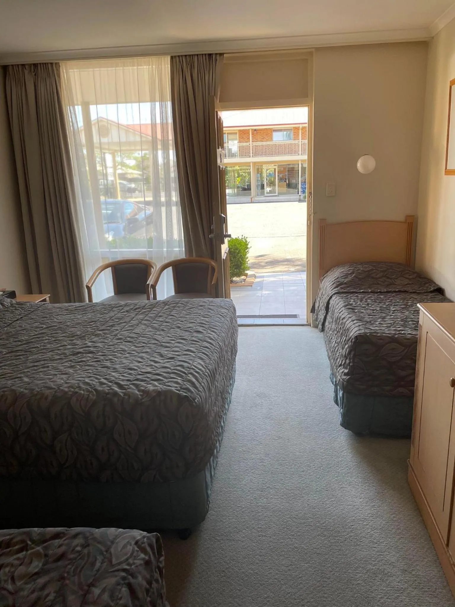 Photo of the whole room, Bed in The Oxley Motel Dubbo