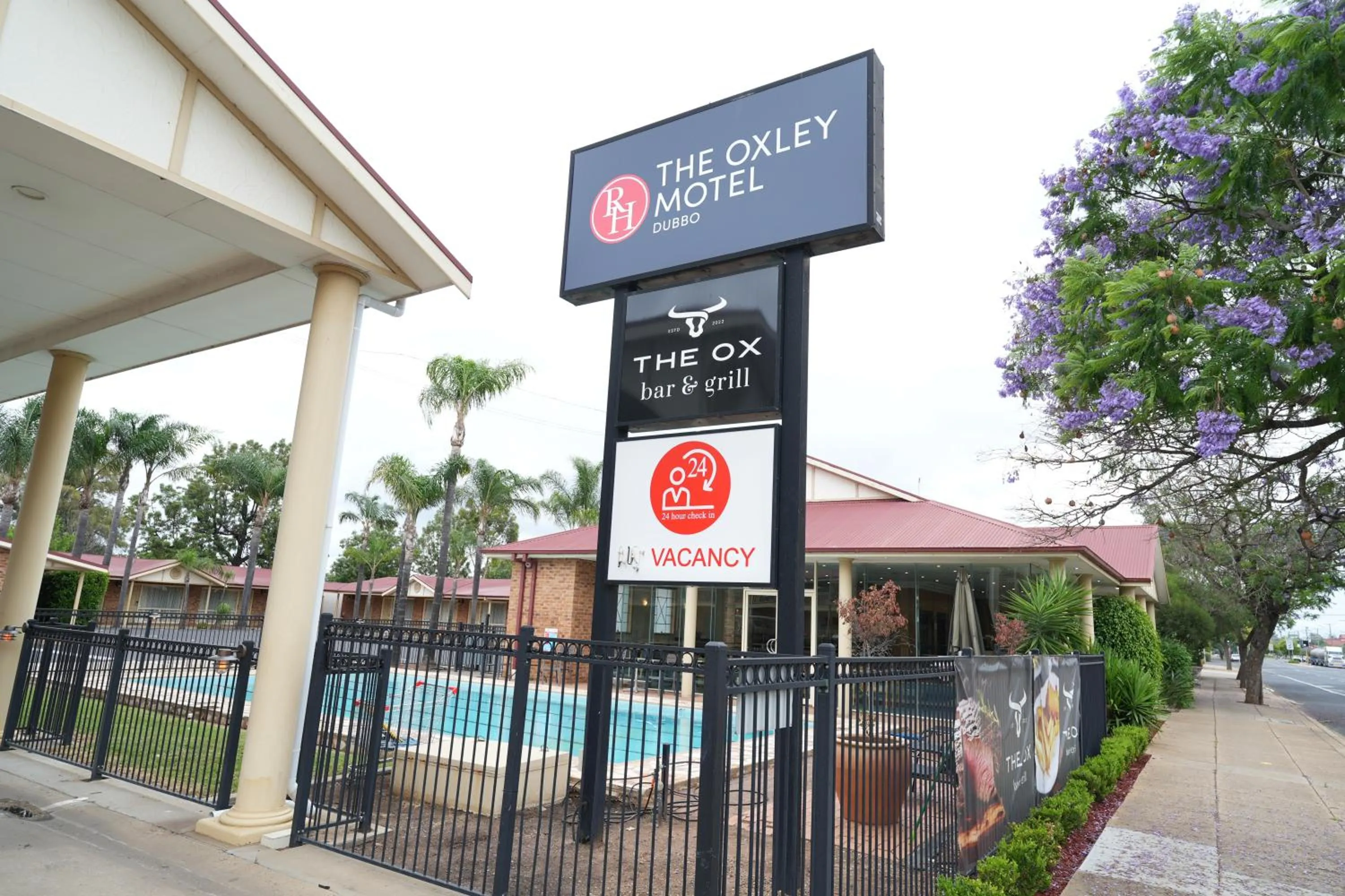Property logo or sign in The Oxley Motel Dubbo