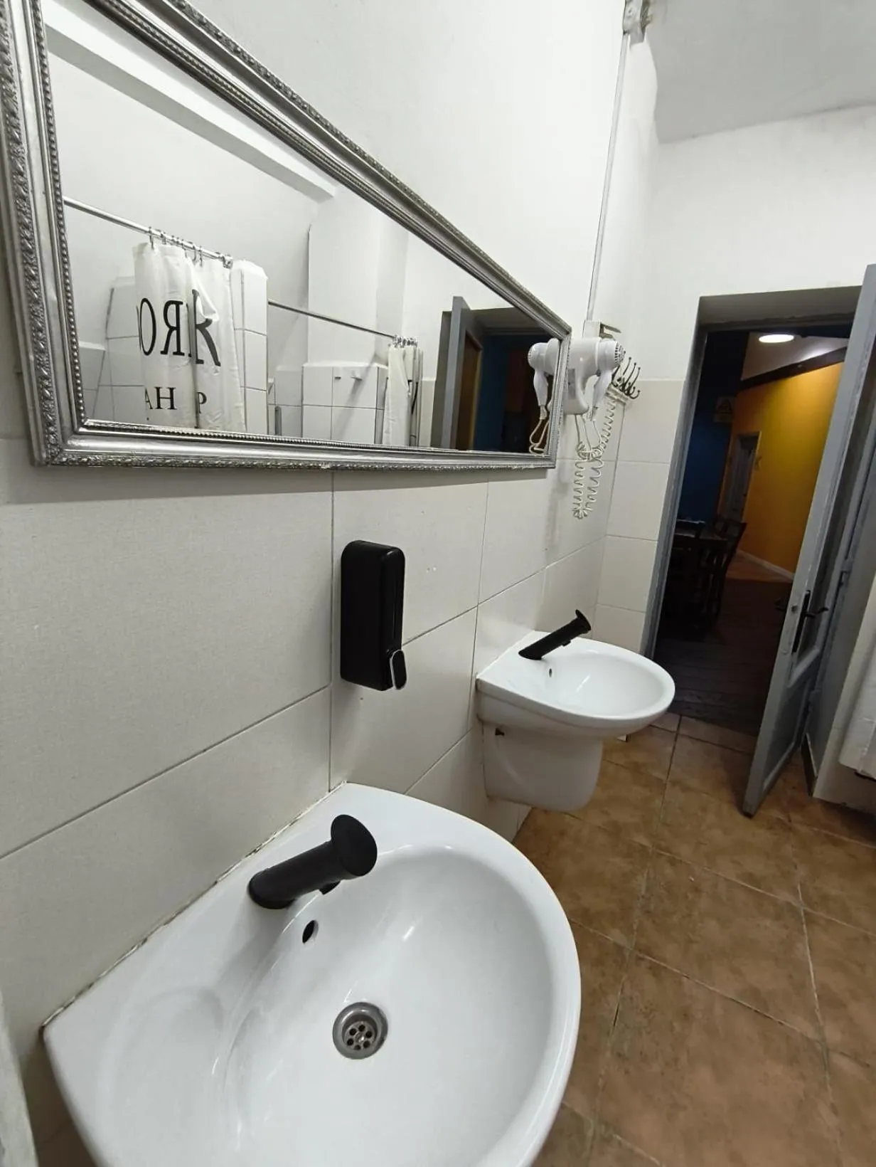 Shower in Antique Hostel