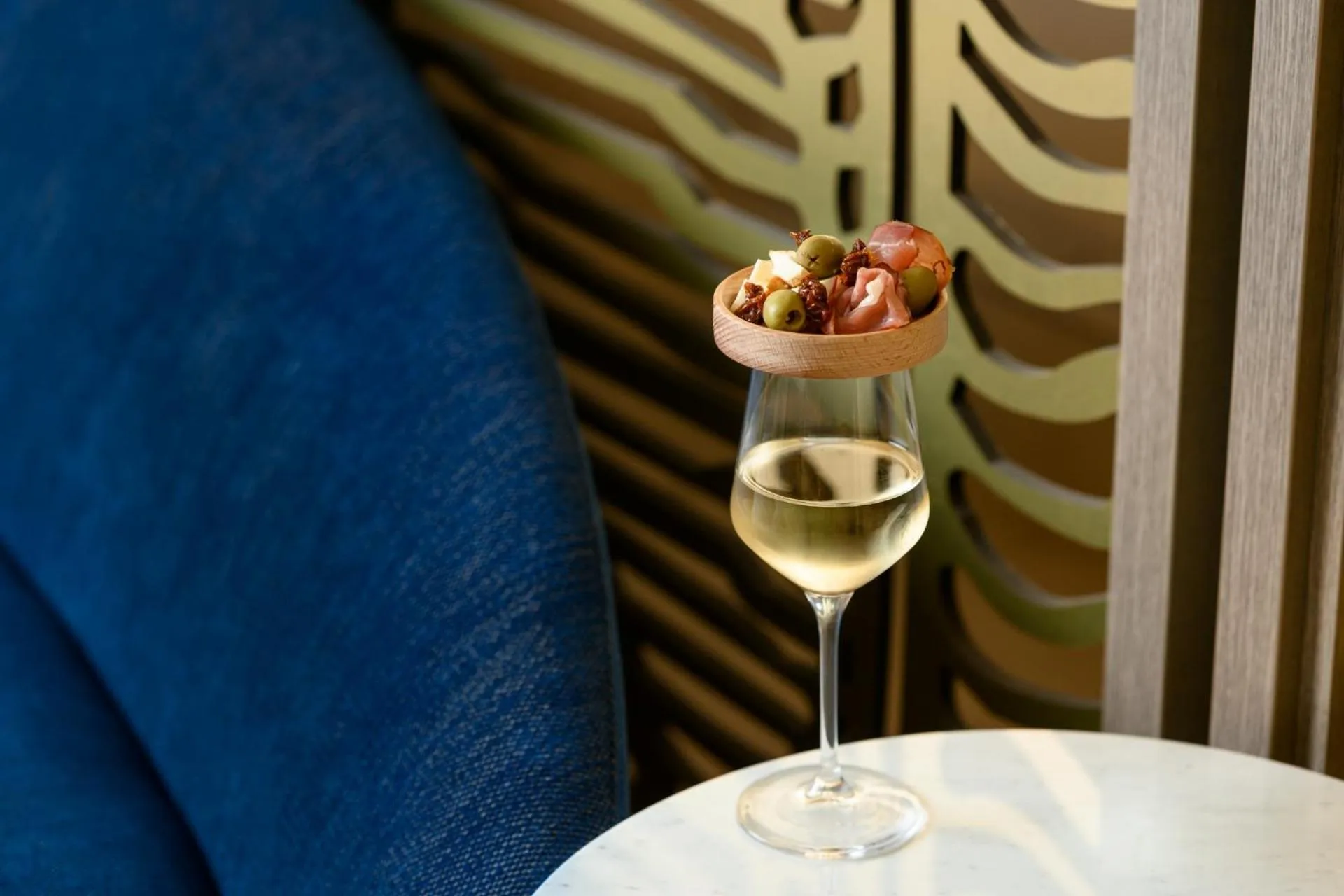 Food and drinks in Kenese Bay Garden Resort & Conference