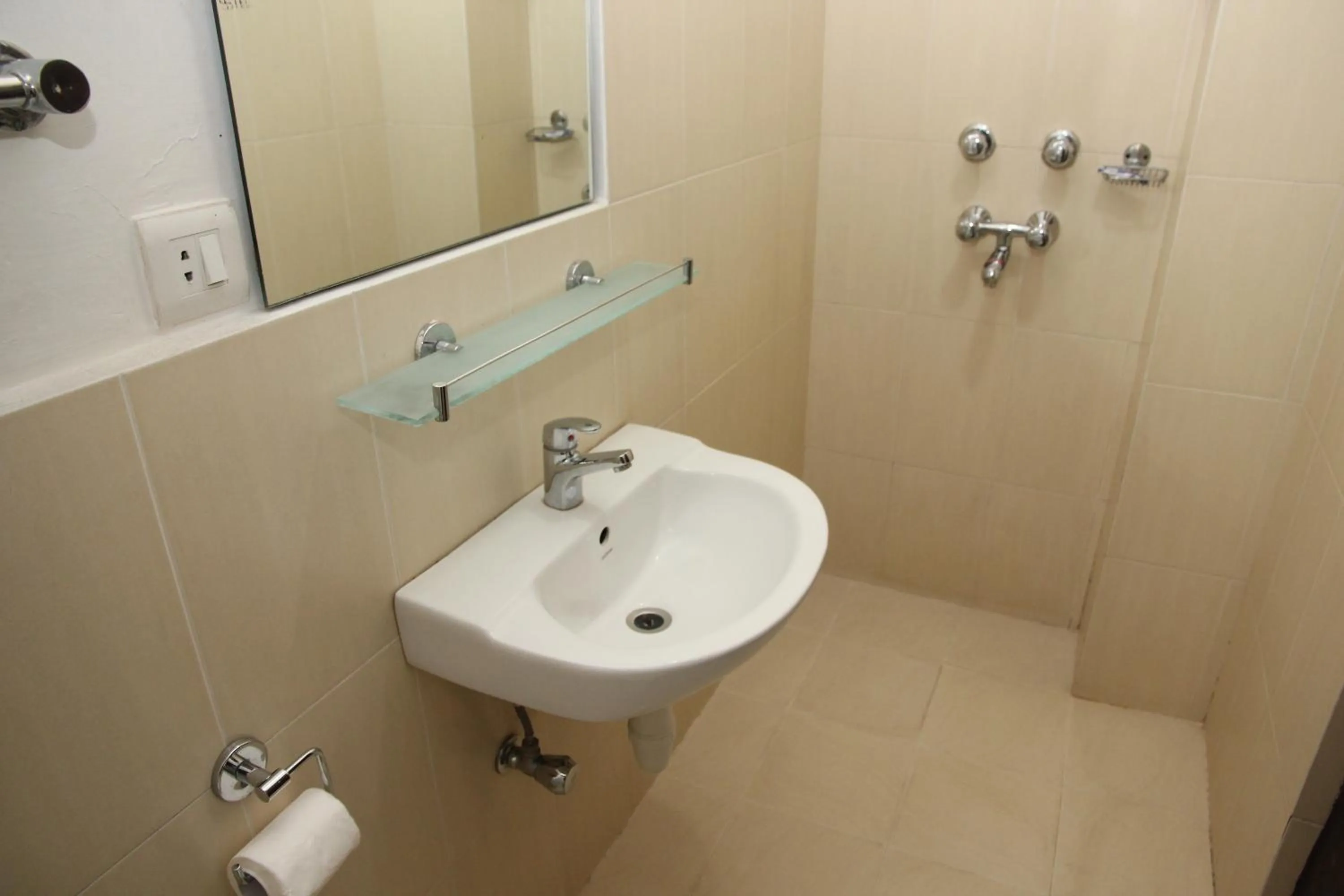 Bathroom in Potala Guest House