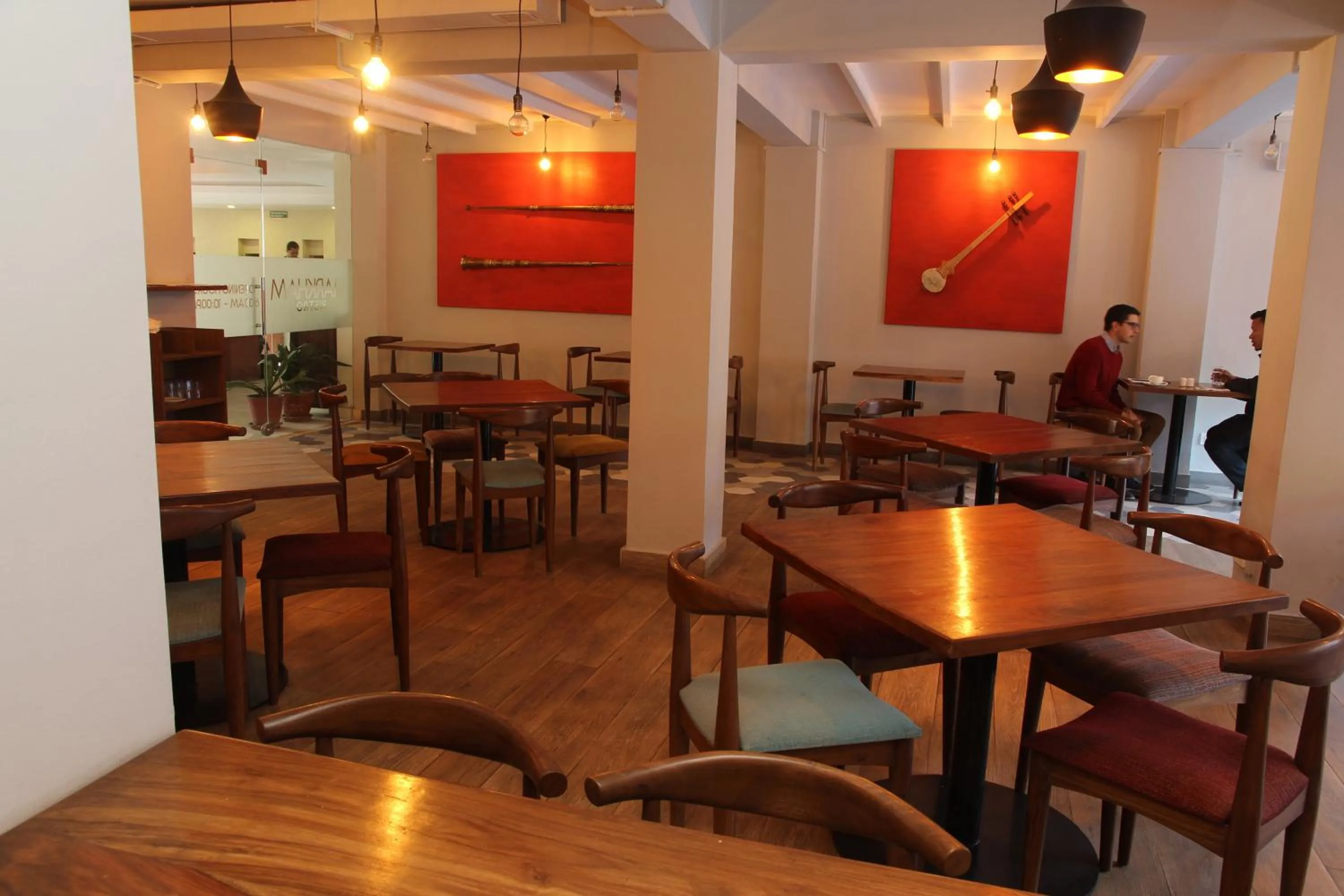 Restaurant/places to eat in Potala Guest House