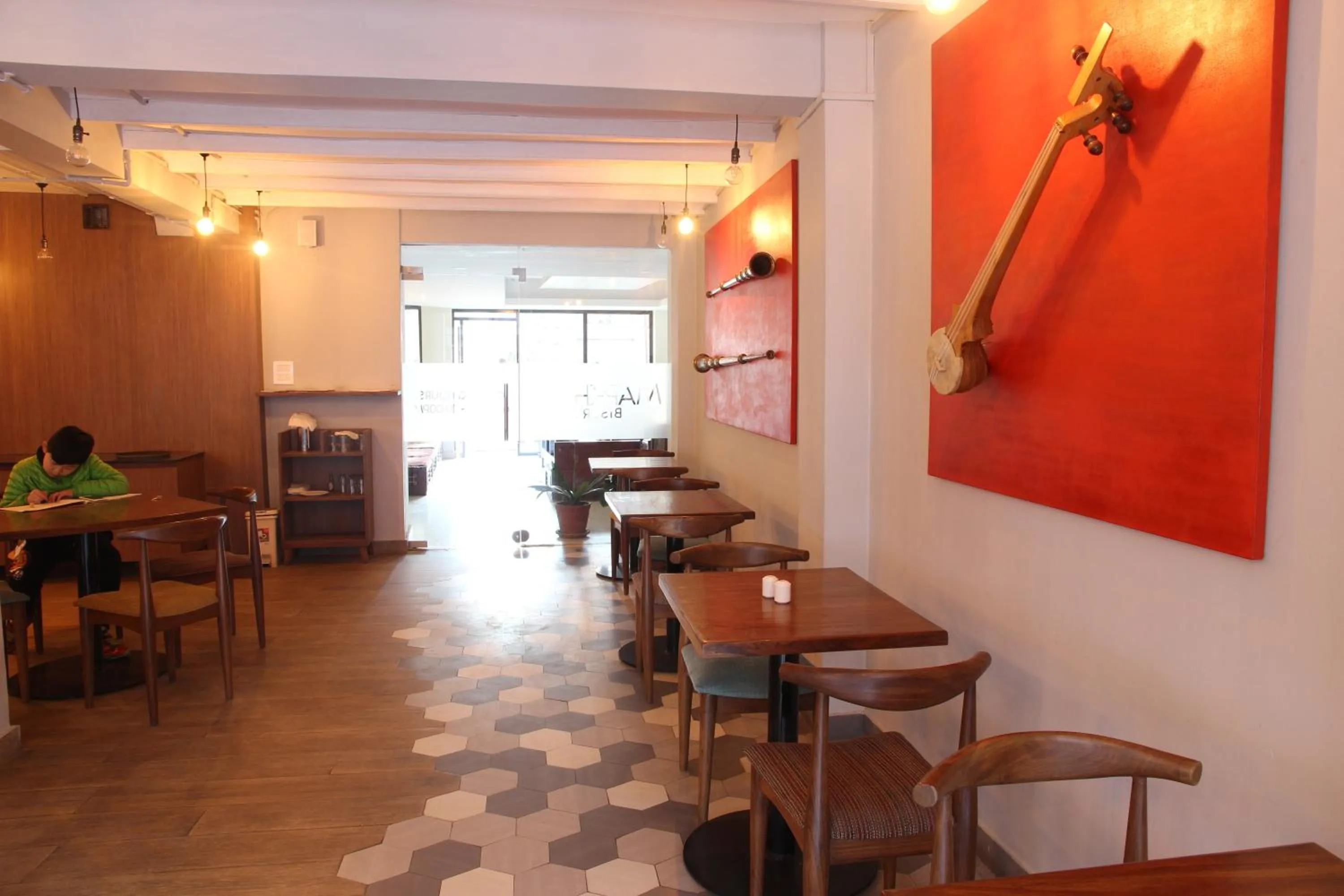 Restaurant/places to eat in Potala Guest House