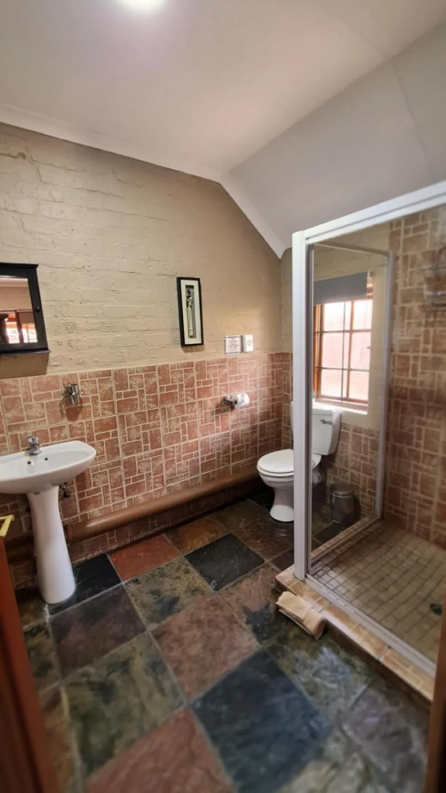 Bathroom in Klein Bosveld Guest House
