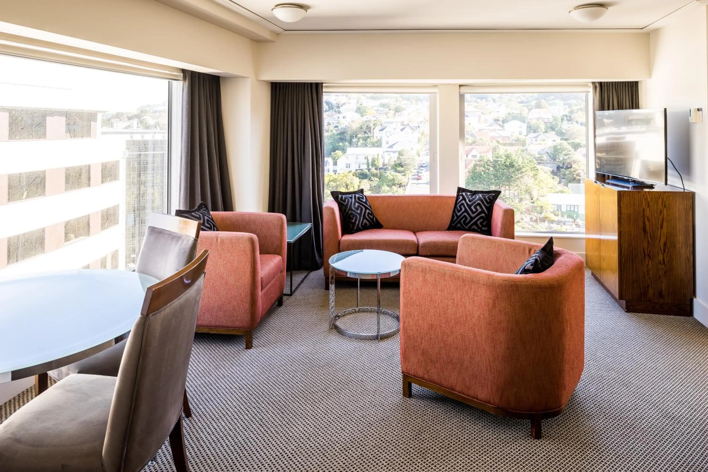 Restaurant/places to eat in Bolton Hotel