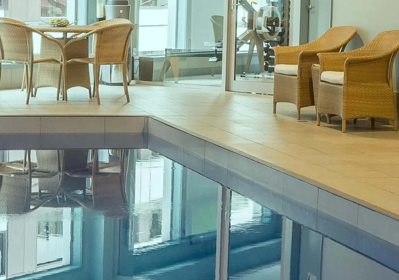 Swimming pool in Bolton Hotel