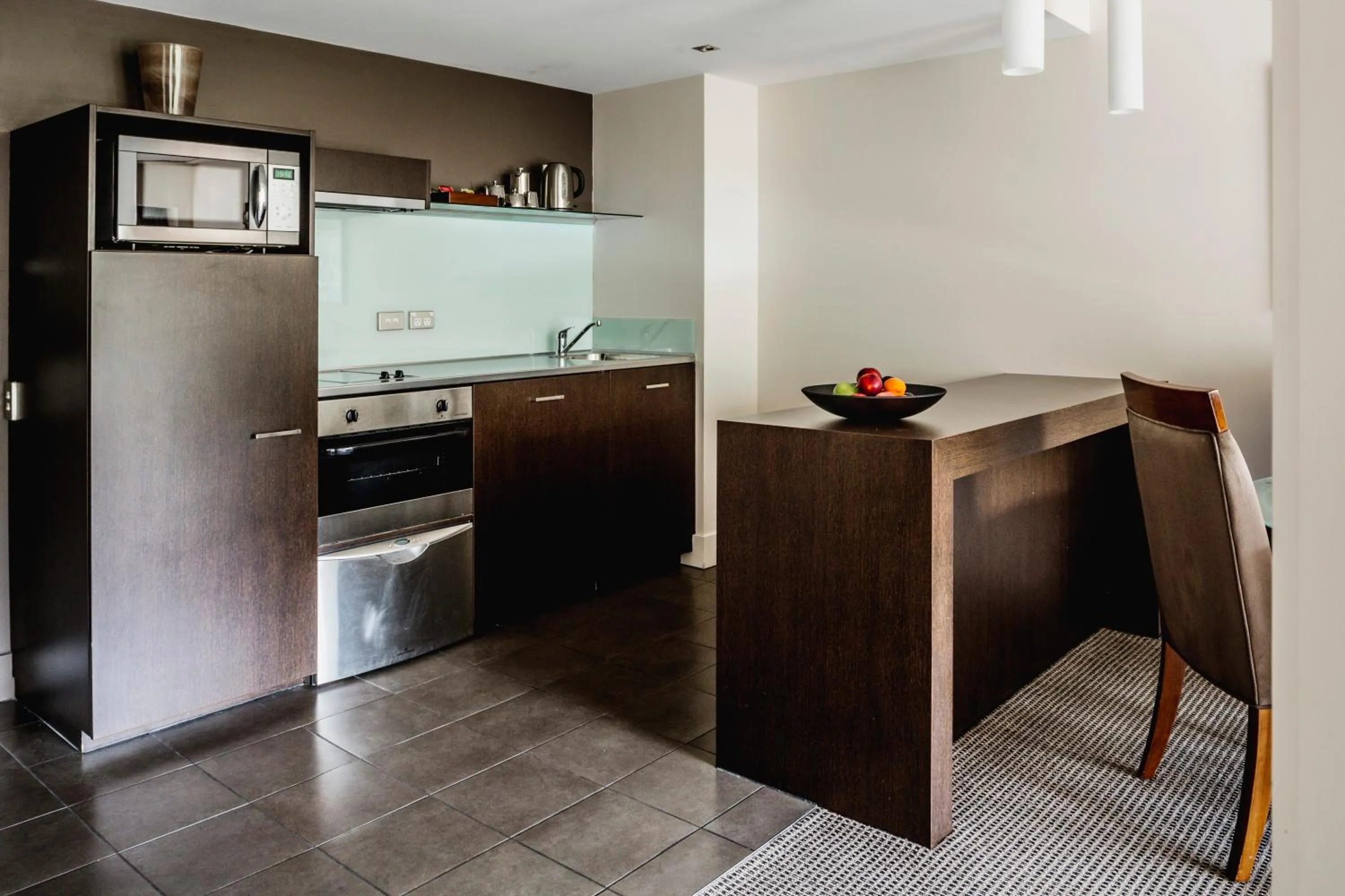 Kitchen or kitchenette in Bolton Hotel