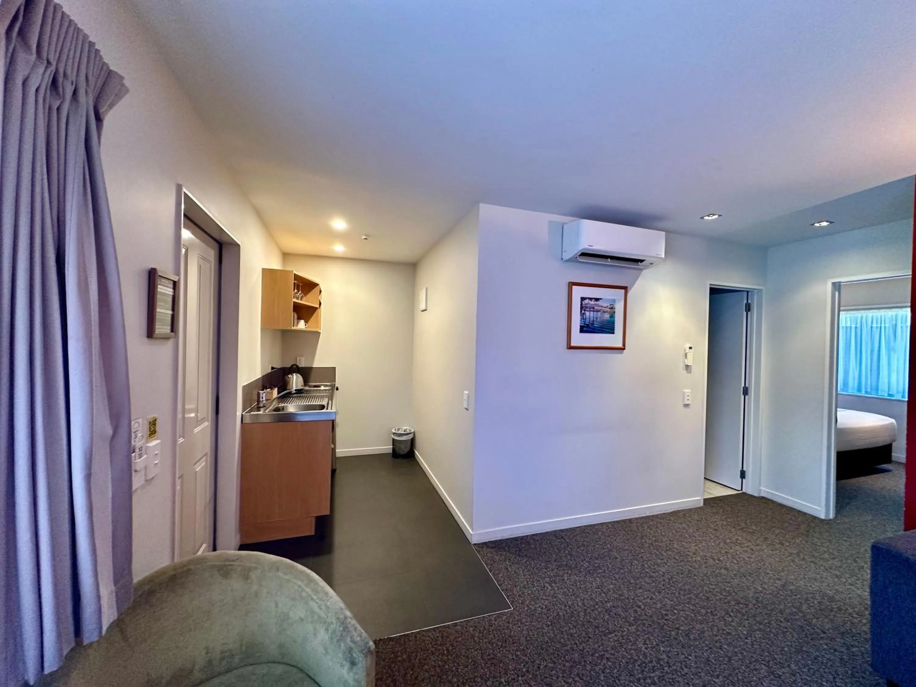 kitchen, Bed in Park View Motor Lodge