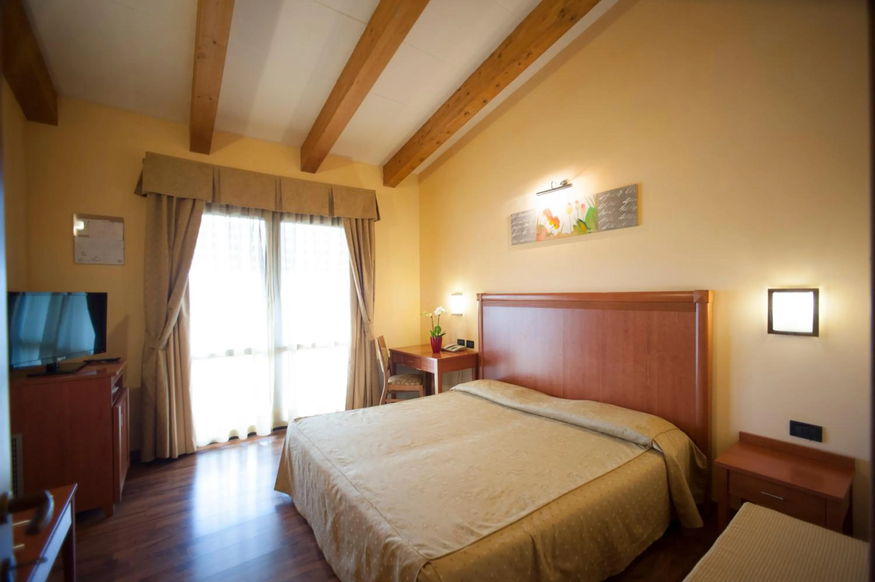 Photo of the whole room, Bed in Hotel Regio