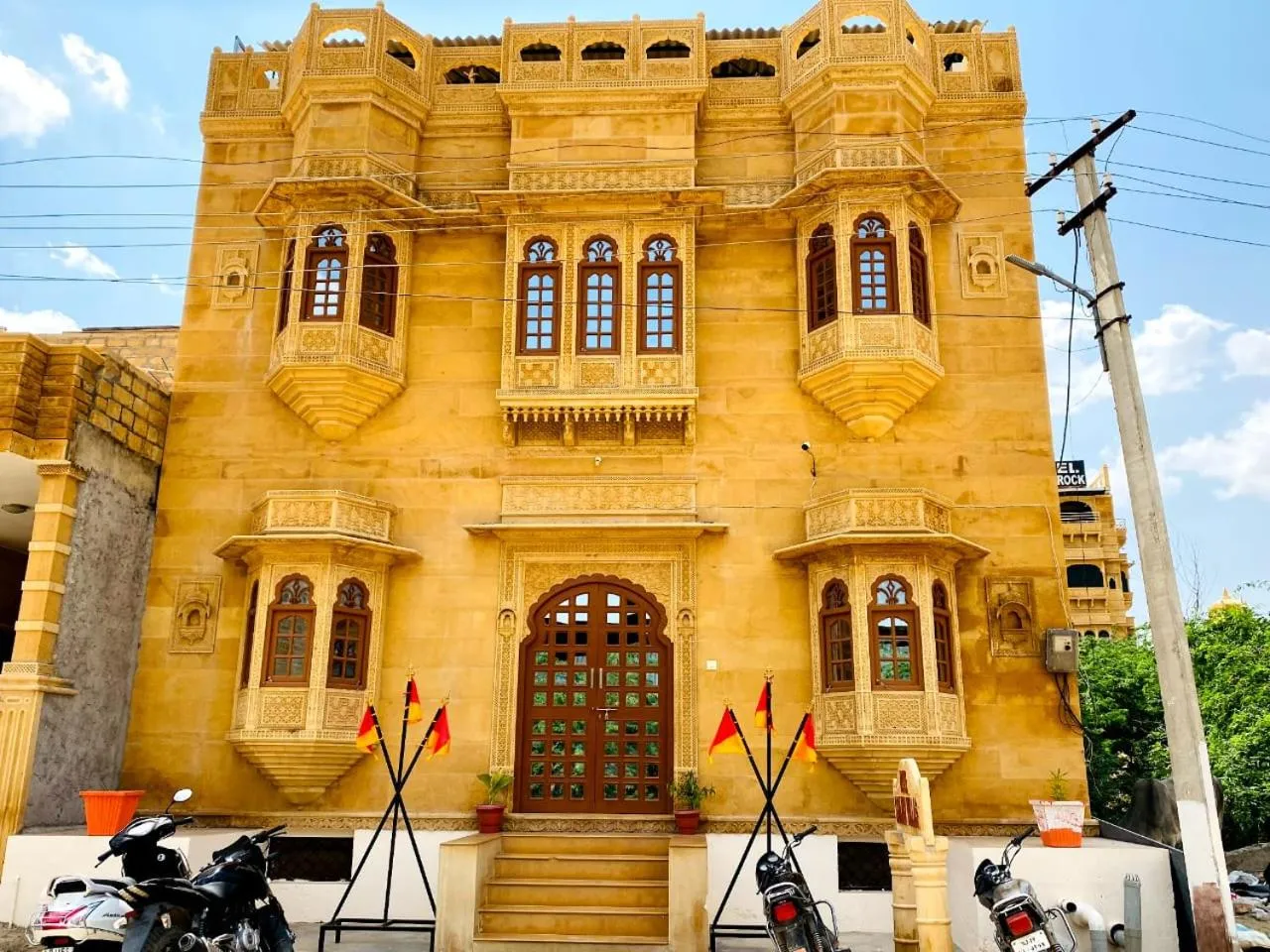 Facade/entrance, Property Building in Hotel Sanjay Villas