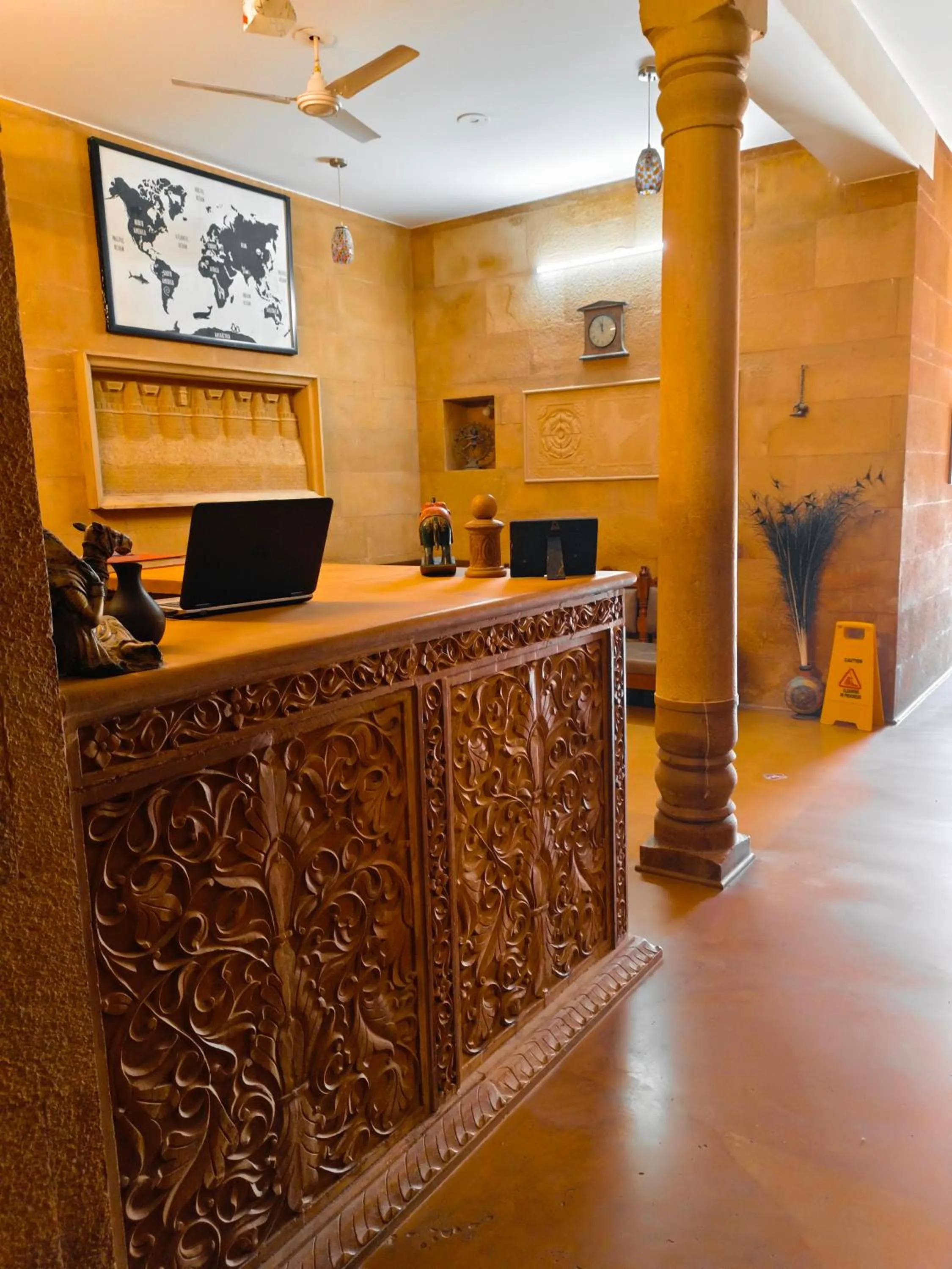 Lobby/Reception in Hotel Sanjay Villas