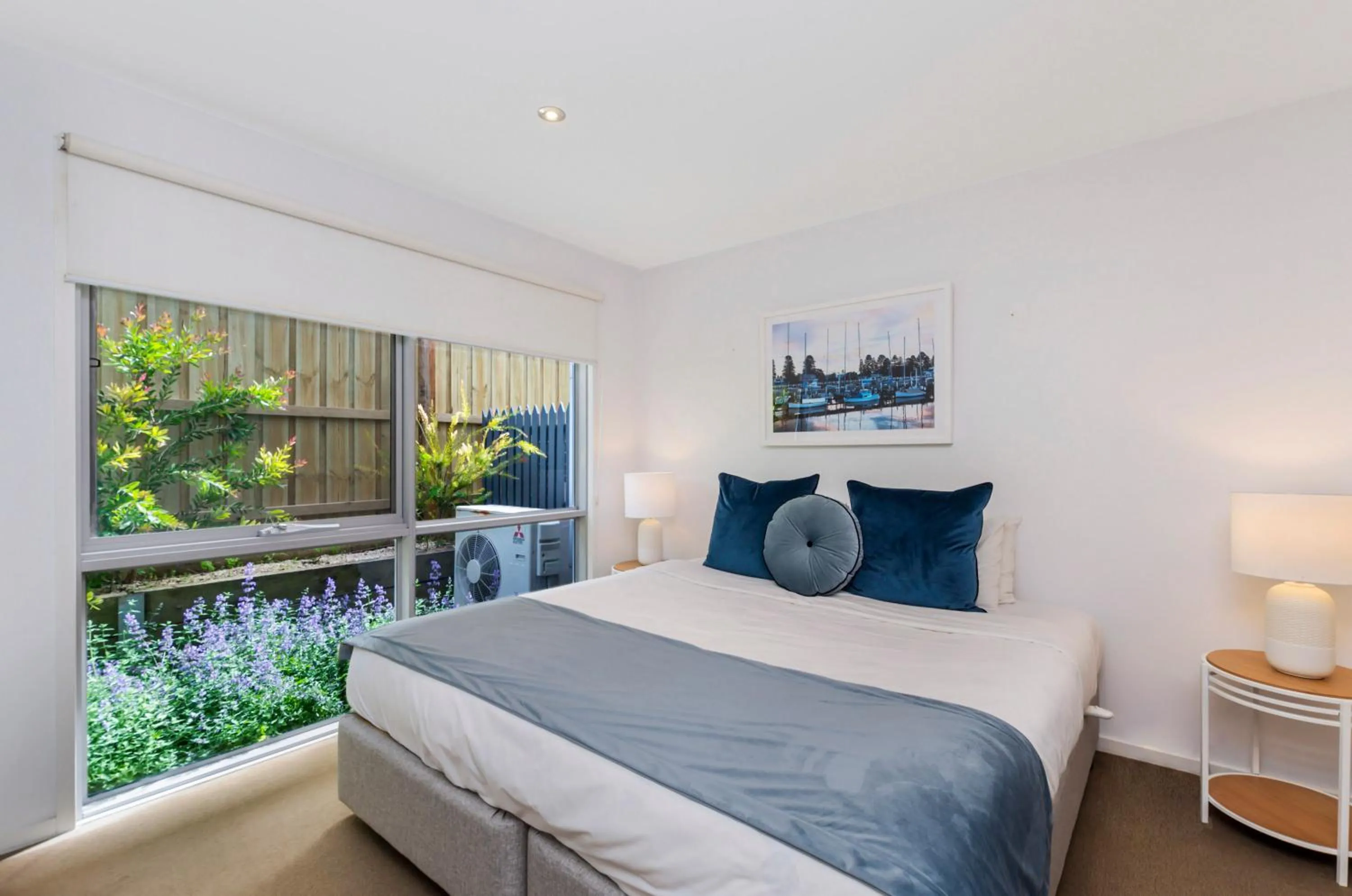 Bedroom, Bed in The Victoria Apartments