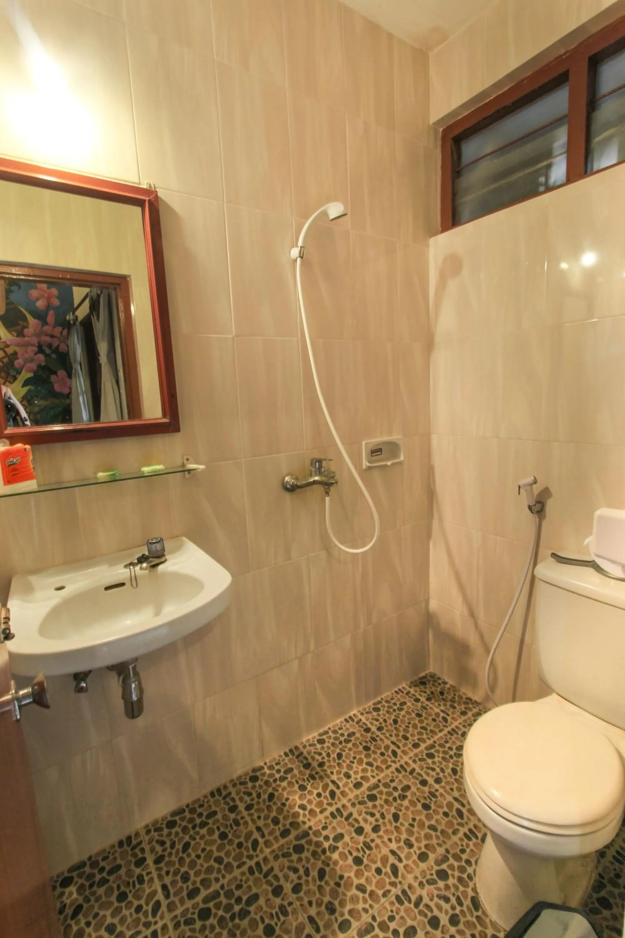 Shower in Delta Homestay
