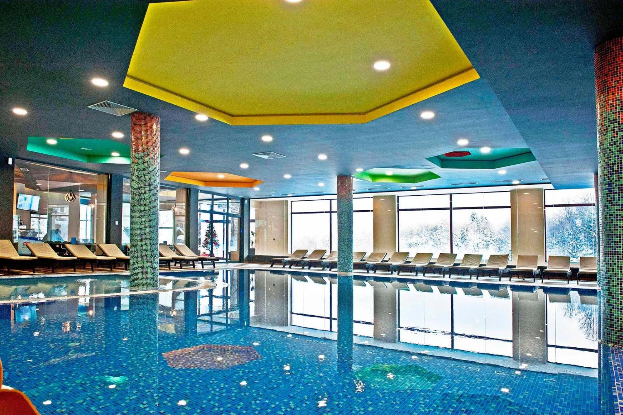 Swimming pool in Hotel Kraljevi Čardaci