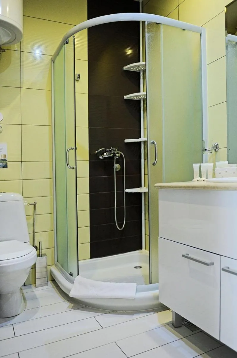 Shower in Hotel Kraljevi Čardaci