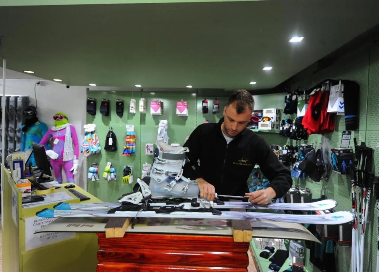 Skiing in Hotel Kraljevi Čardaci