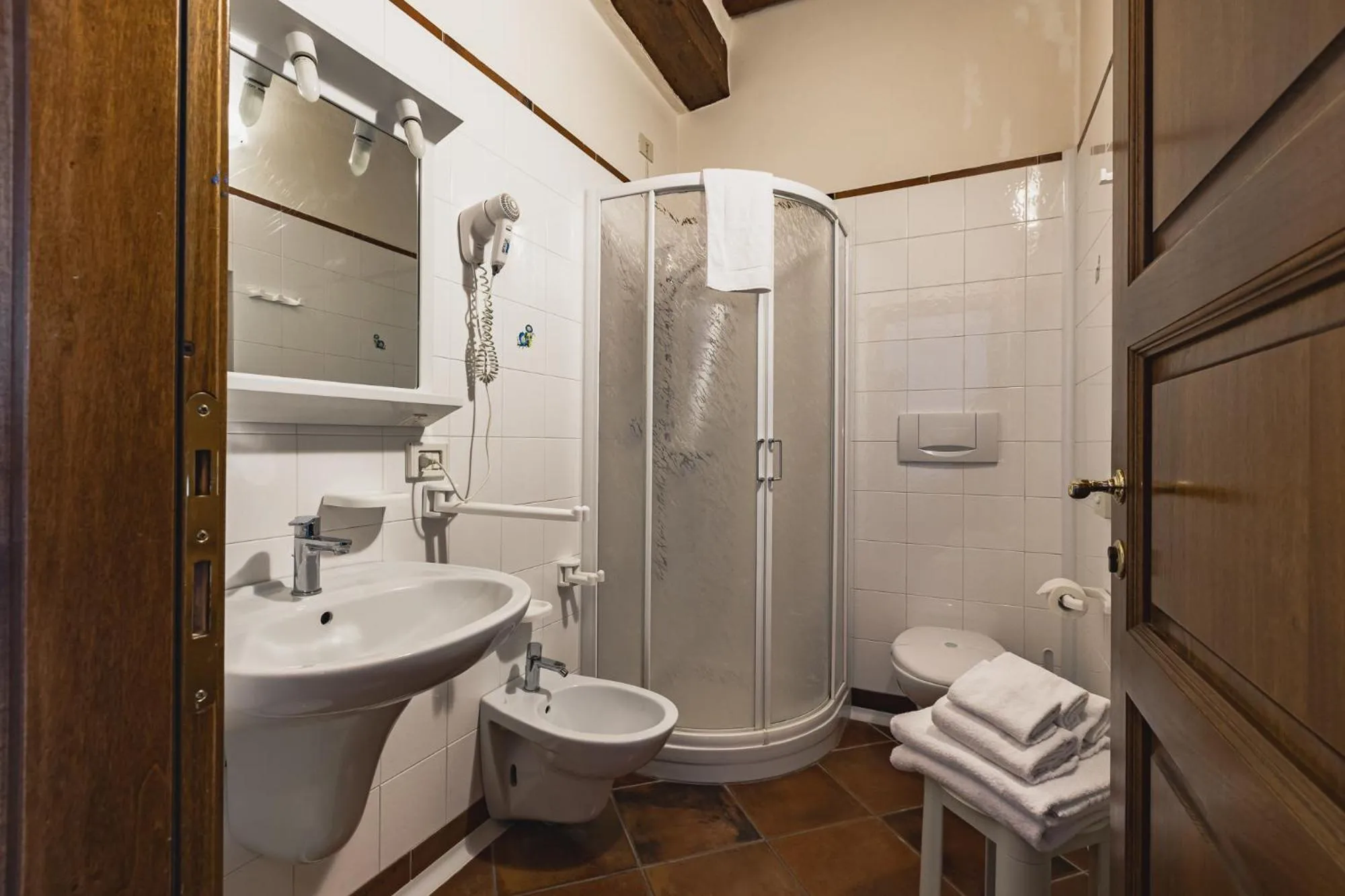 Shower in Meublè Evoè