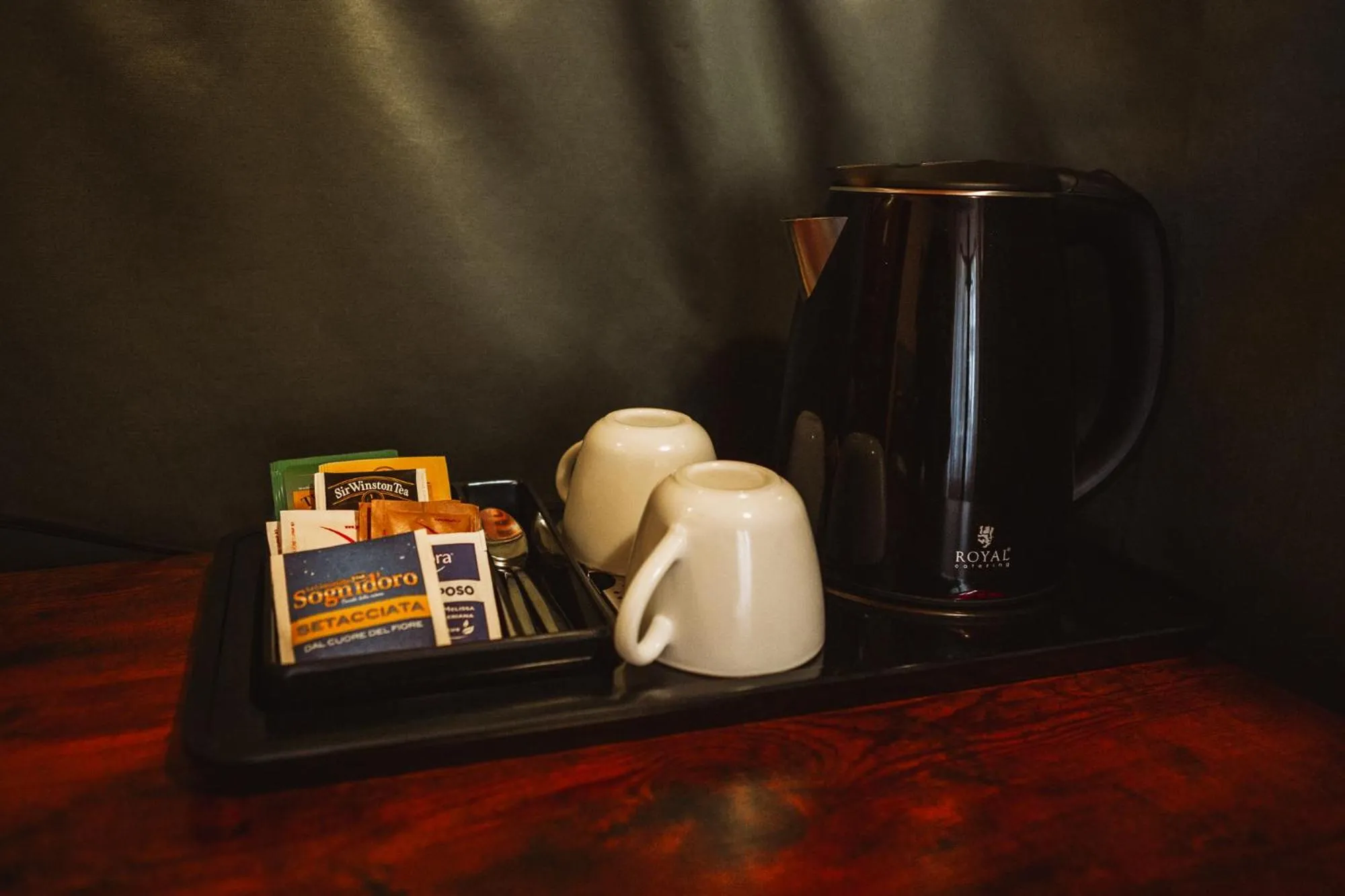 Coffee/tea facilities in Meublè Evoè