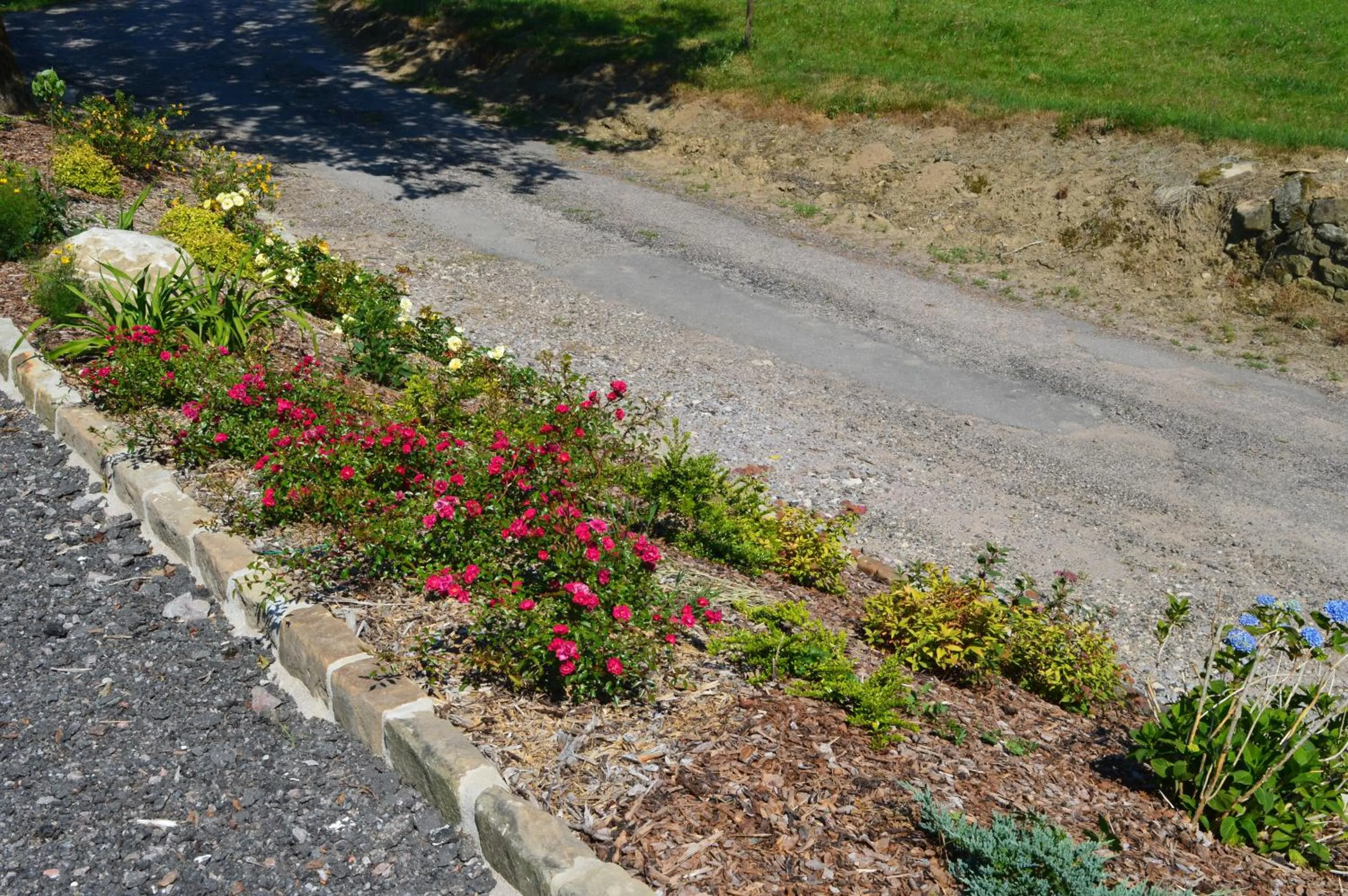 Garden in Chambres d'hôtes La Trottelée