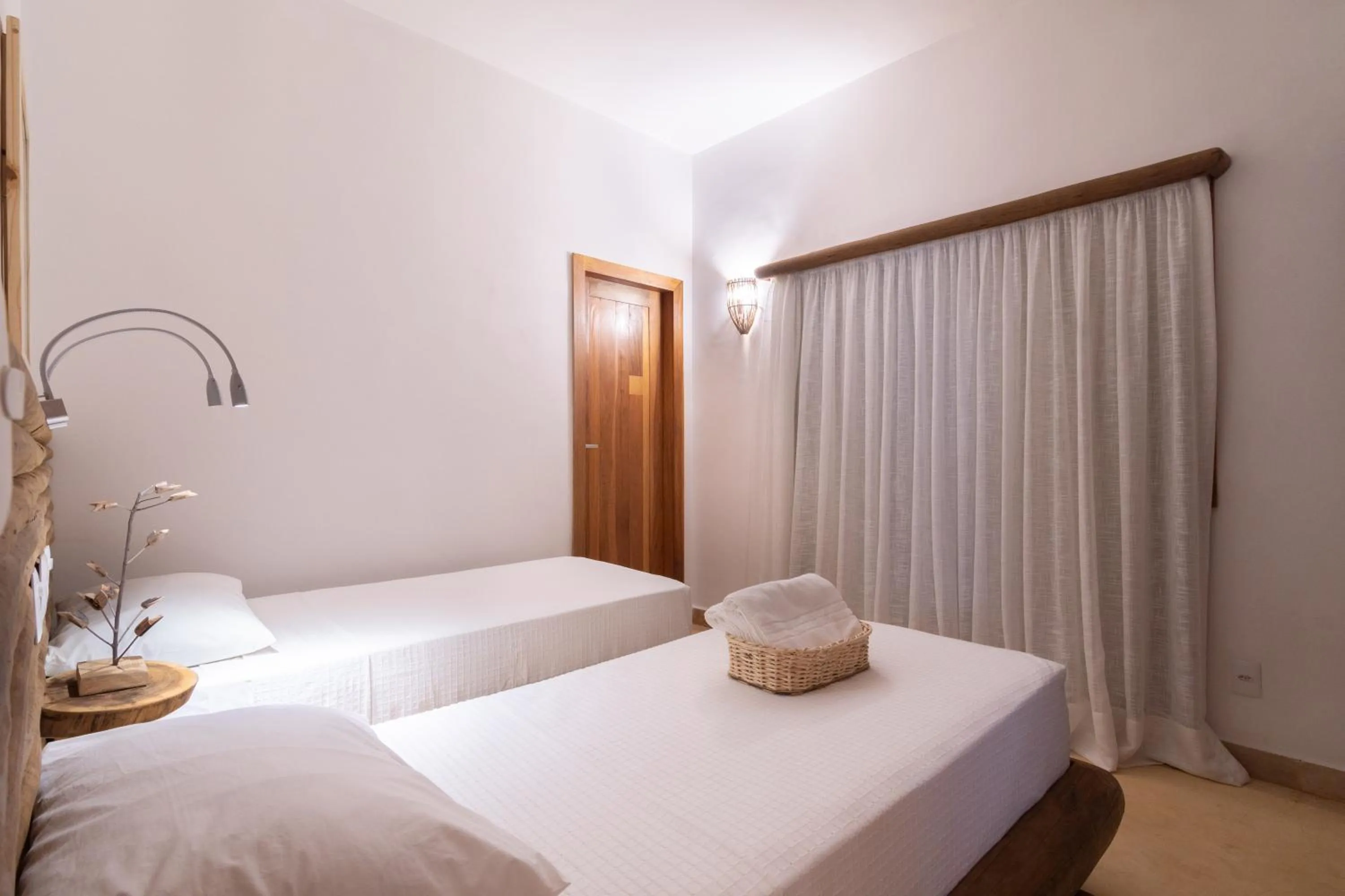 Shower, Bed in CasaLô Hotel