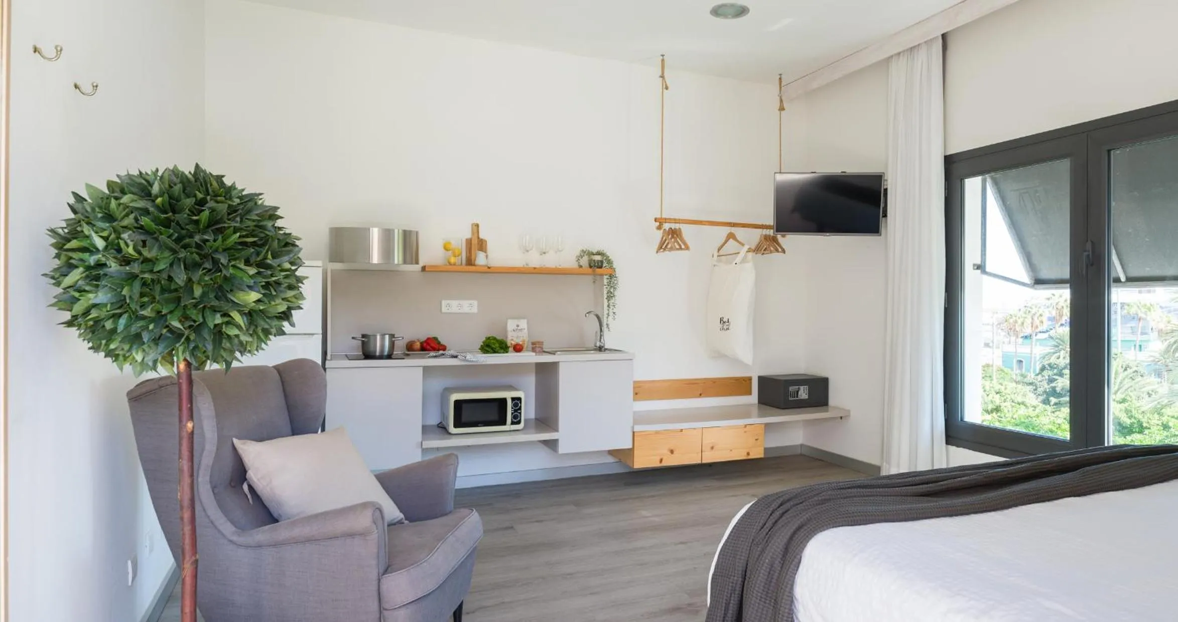 kitchen, Bed in Bed and Chic