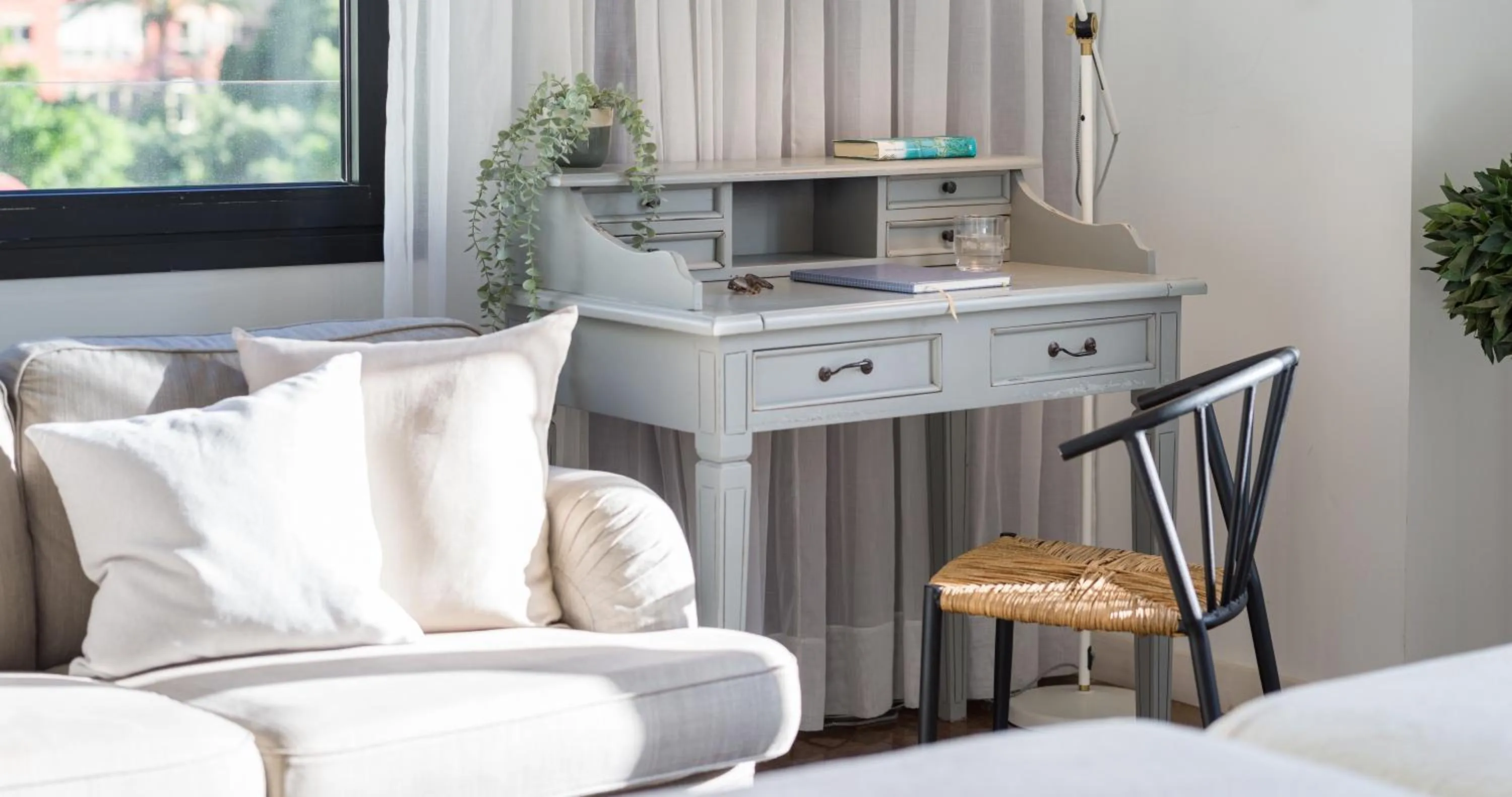 Bedroom in Bed and Chic