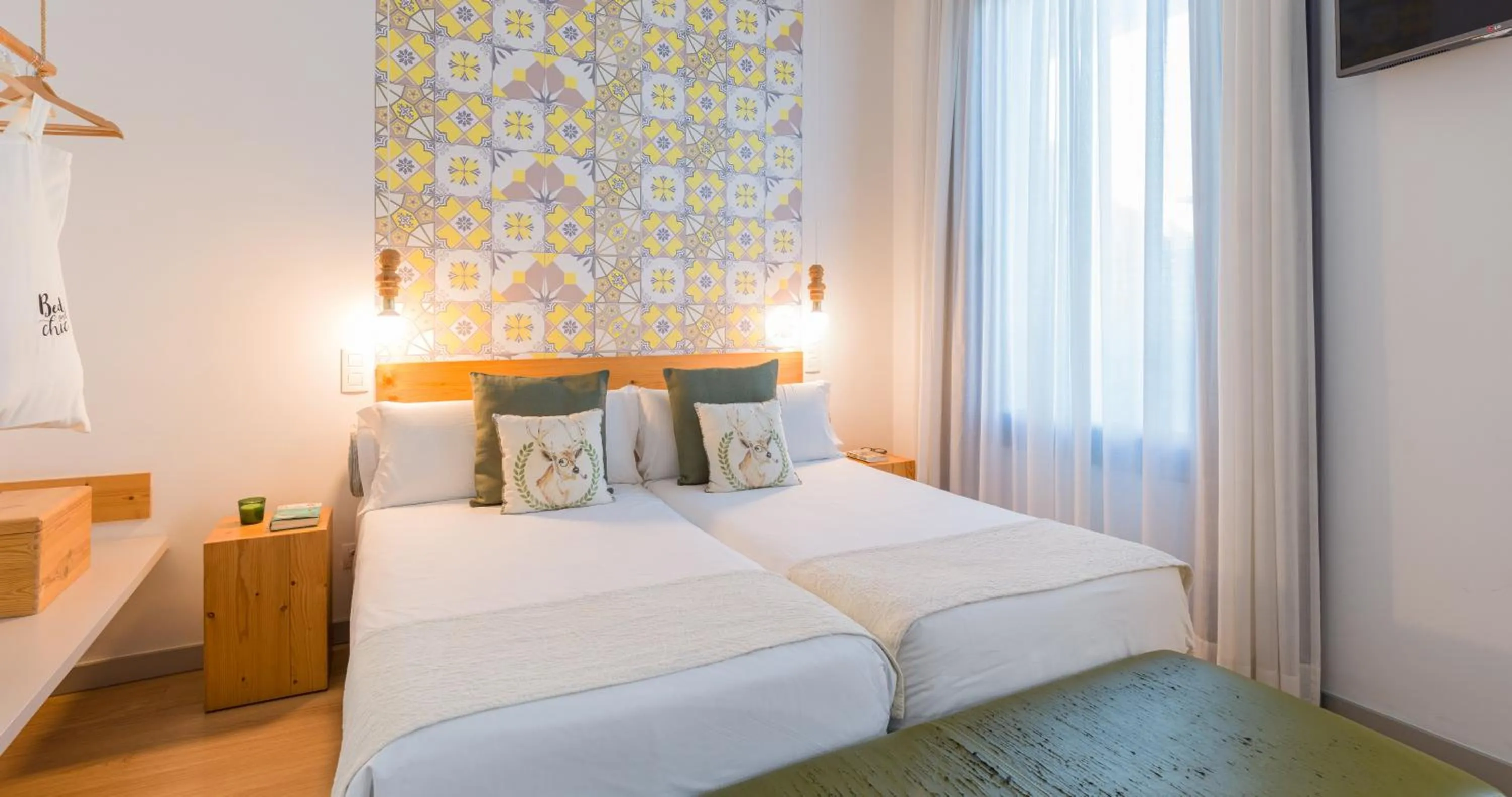 Bedroom, Bed in Bed and Chic