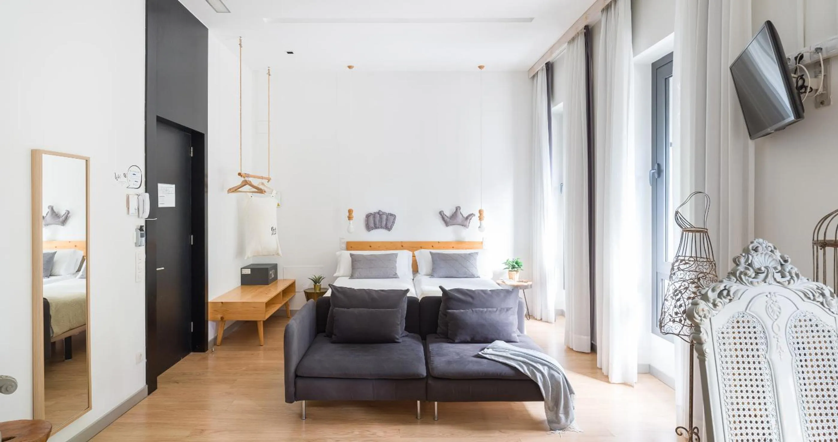 Bedroom, Bed in Bed and Chic