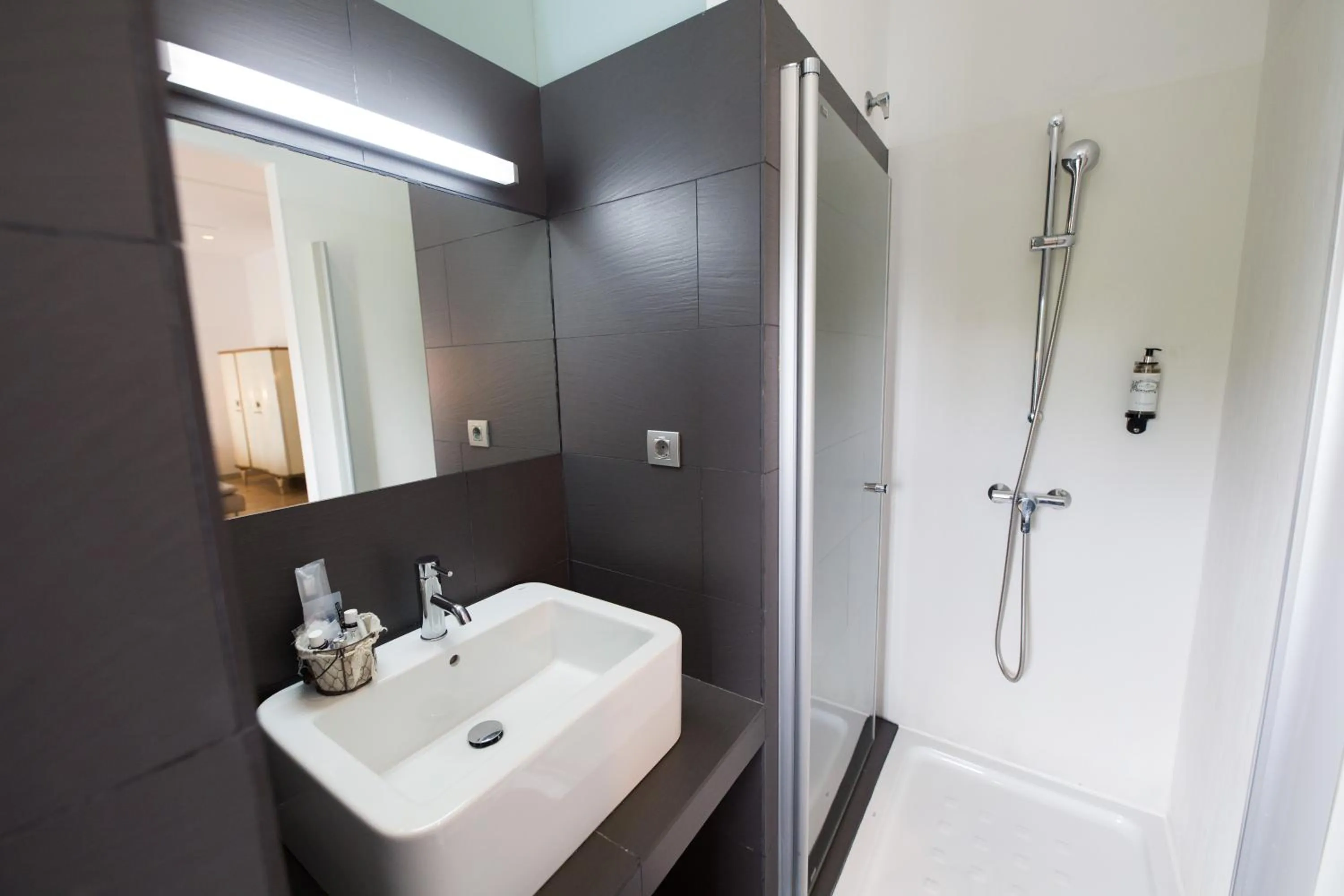 Photo of the whole room in Bed and Chic