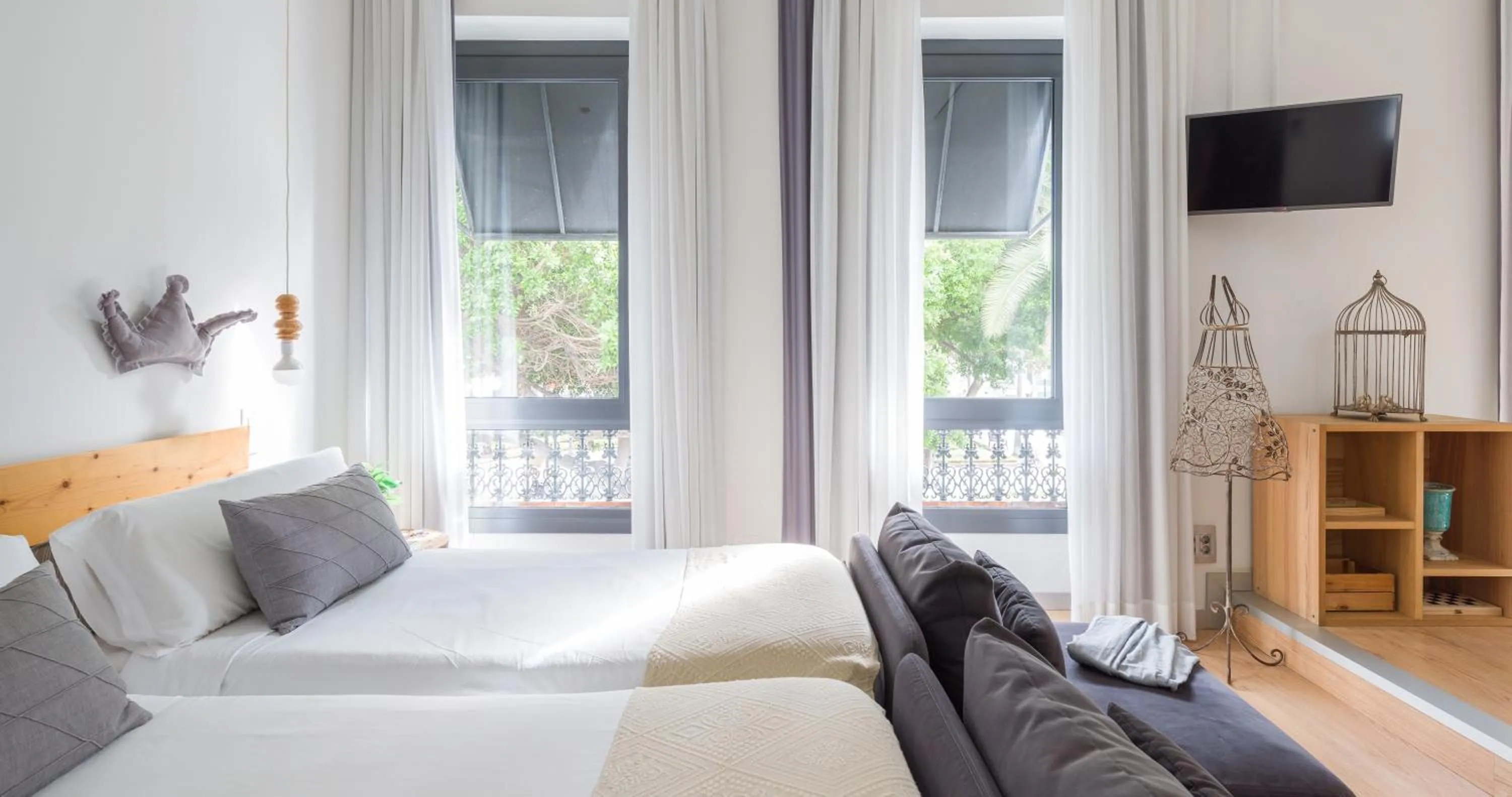 Bedroom, Bed in Bed and Chic