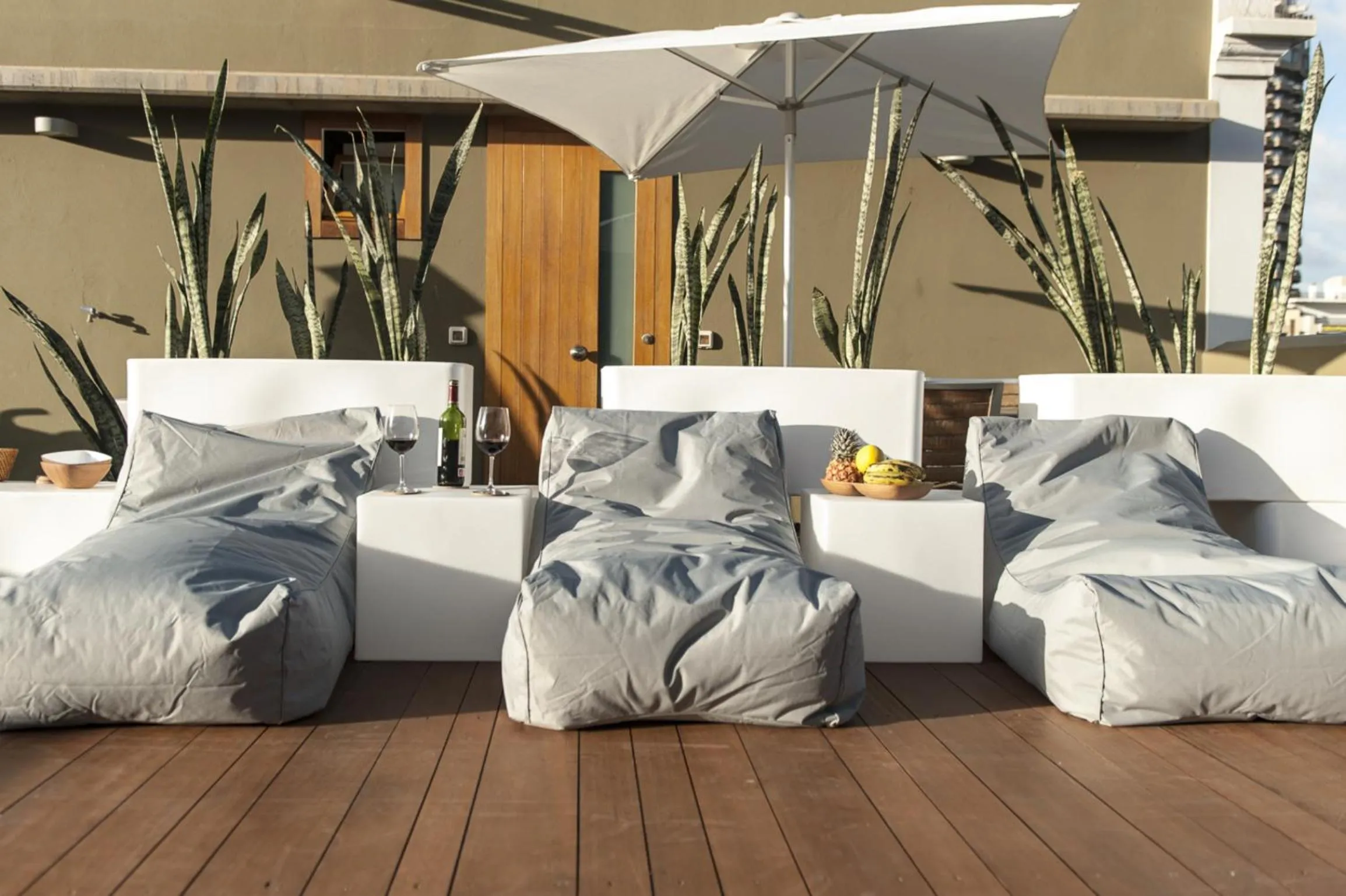 Balcony/Terrace in Bed and Chic