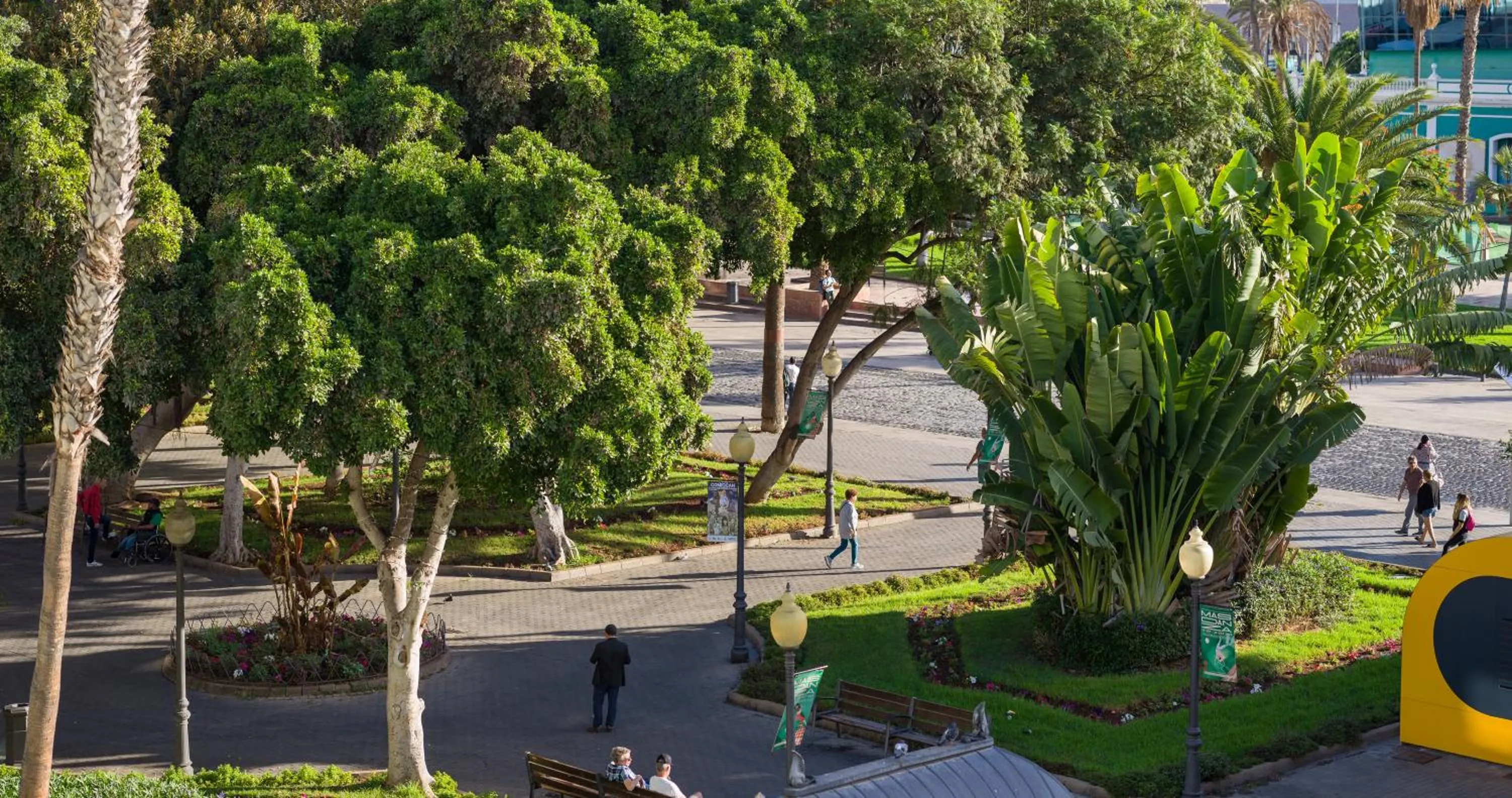 City view in Bed and Chic