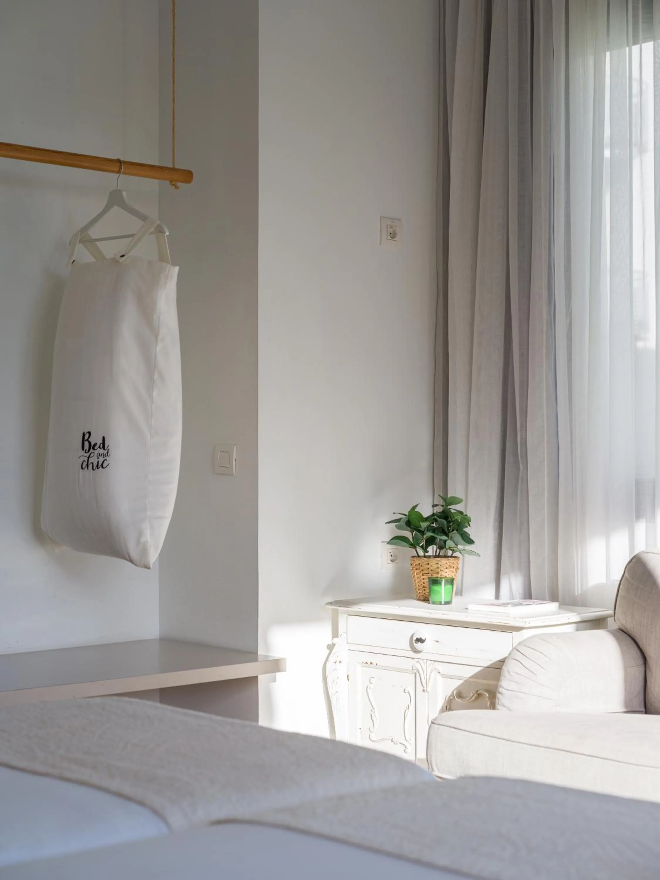 Bedroom, Bed in Bed and Chic