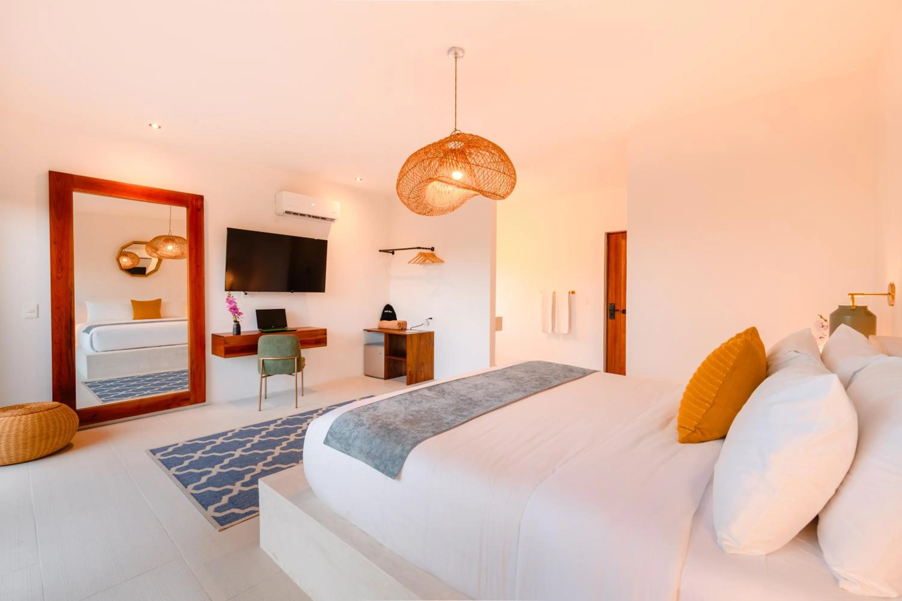 Bed in Azulea Bacalar Hotel & Spa - Lagoon Front