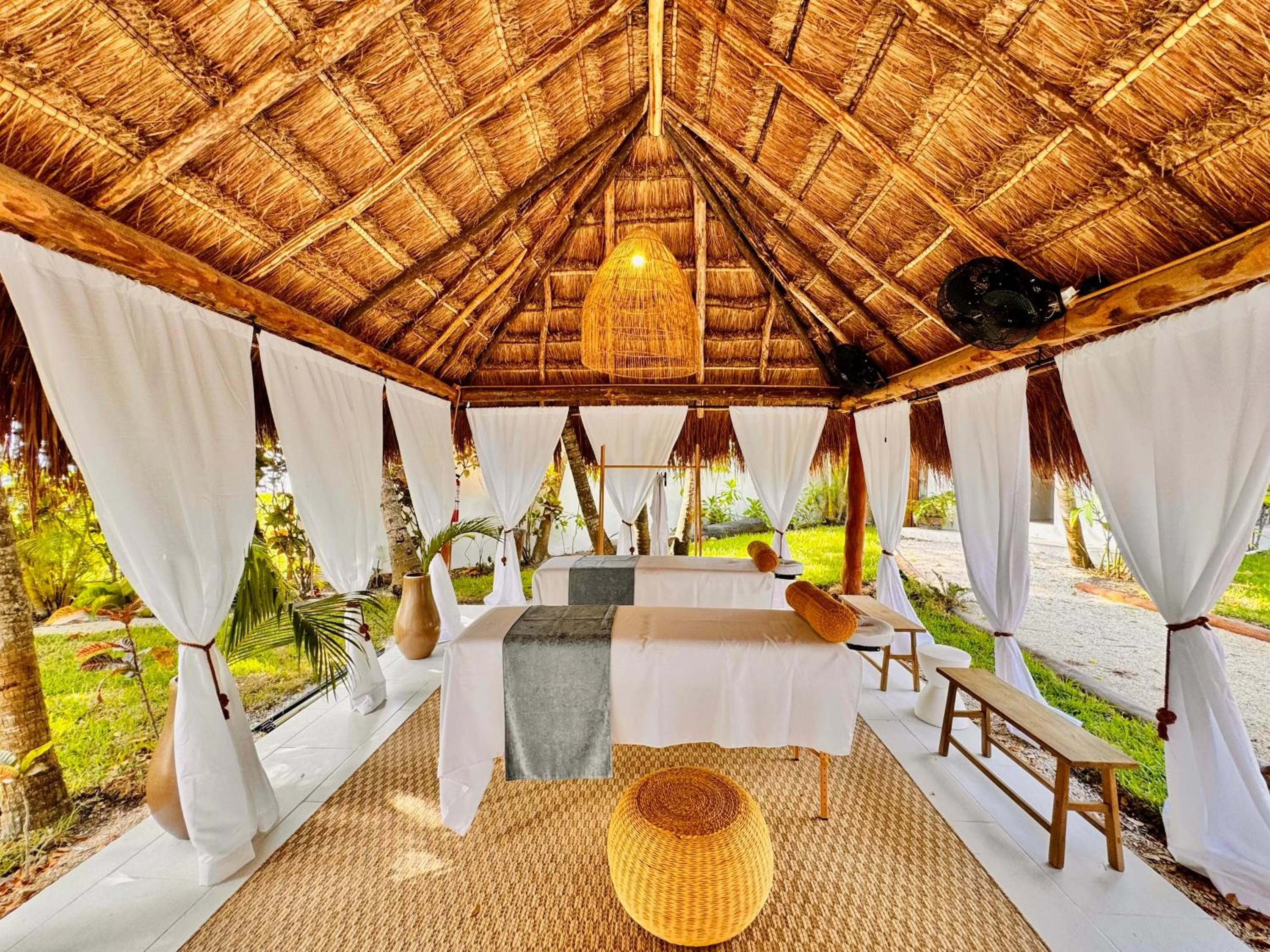 Massage in Azulea Bacalar Hotel & Spa - Lagoon Front