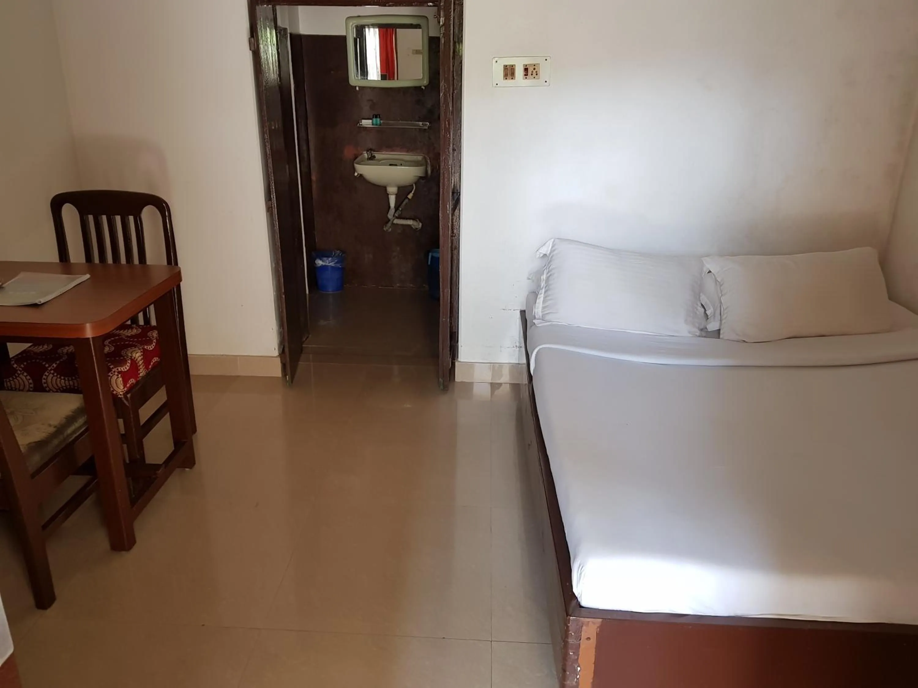 Bed in Hotel Gandhara