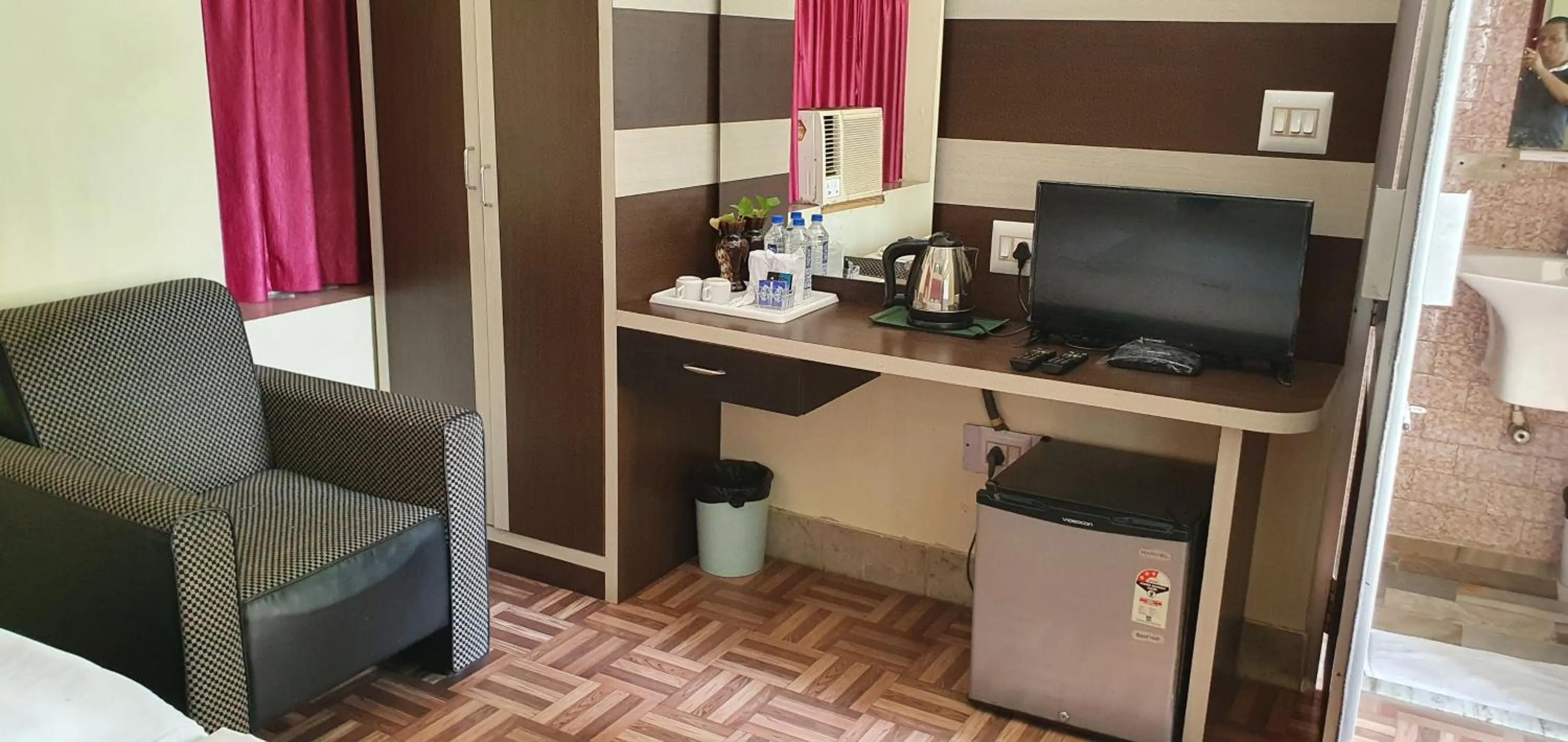 Coffee/tea facilities in Hotel Gandhara