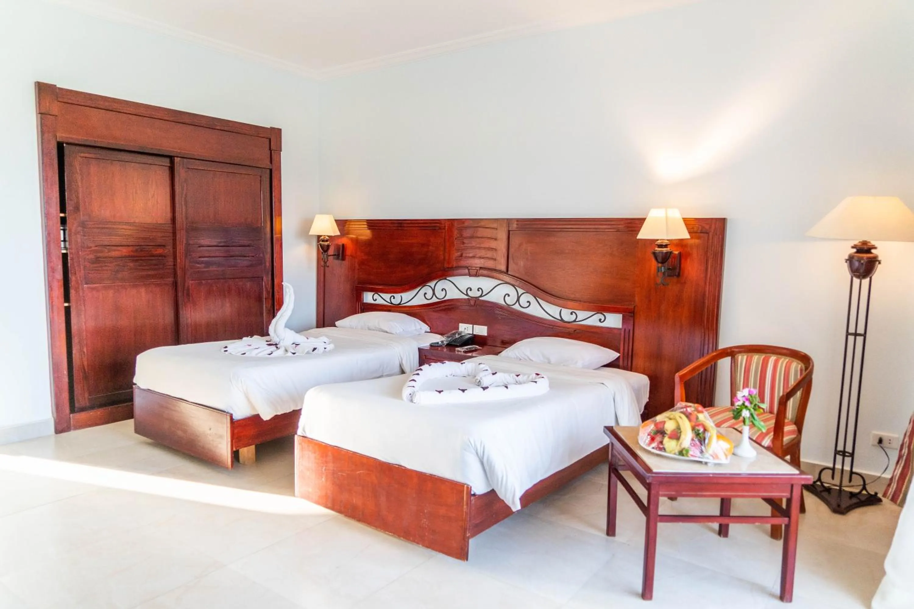 Bed in Brayka Bay Reef Resort