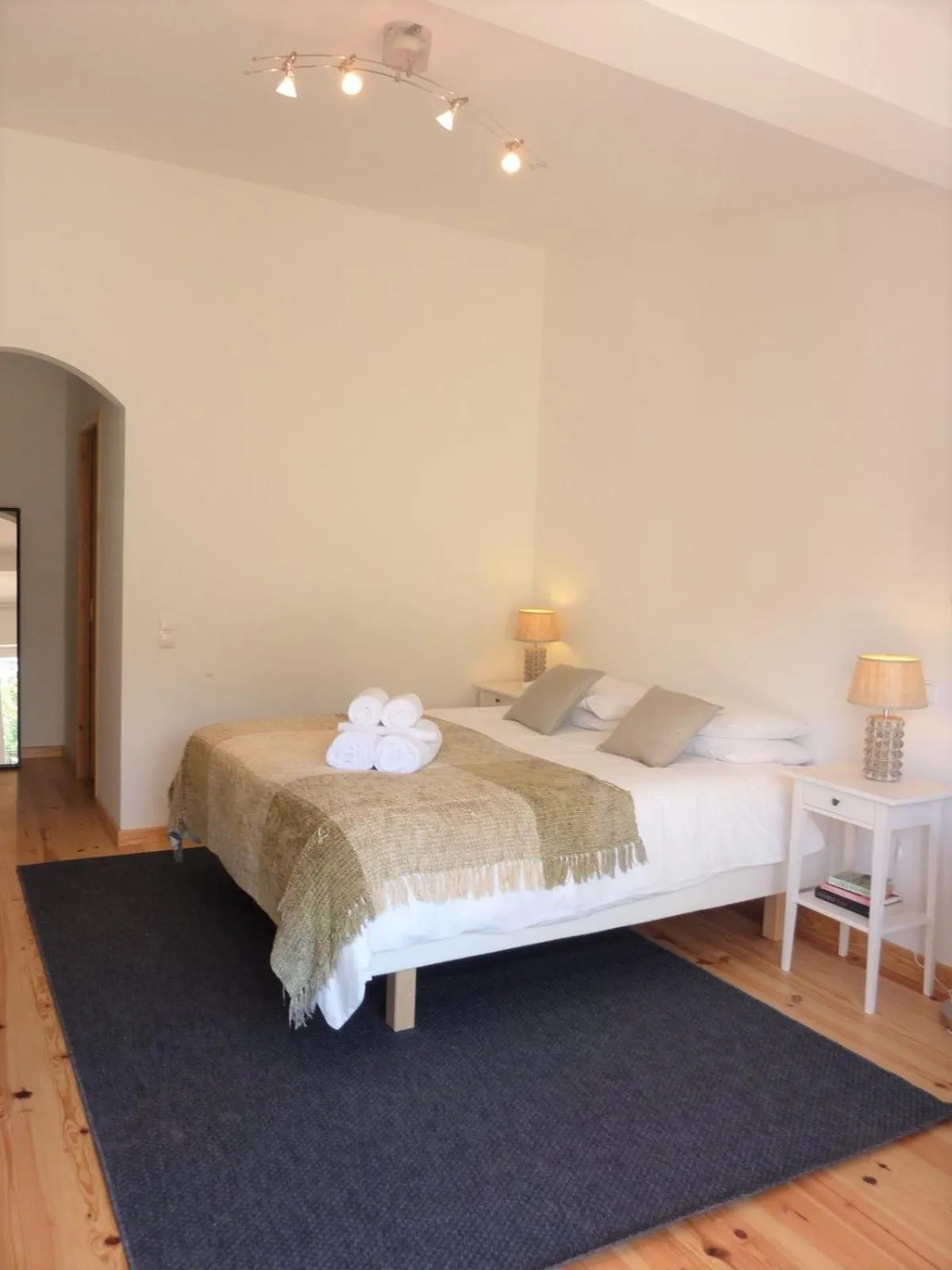 Photo of the whole room, Bed in Casa do Valle